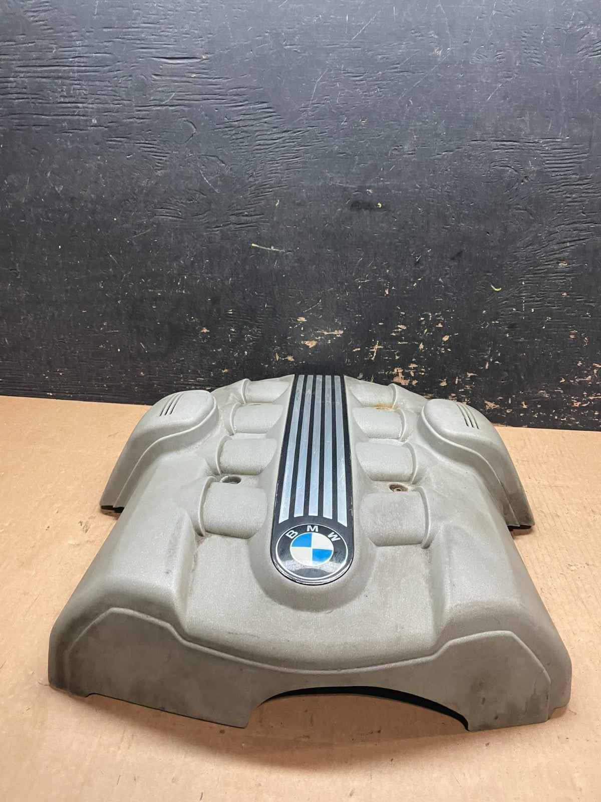 2004 - 2006 BMW E63 E66 745i 745LI Plastic Engine Cover Shield OEM aa2329 DG3