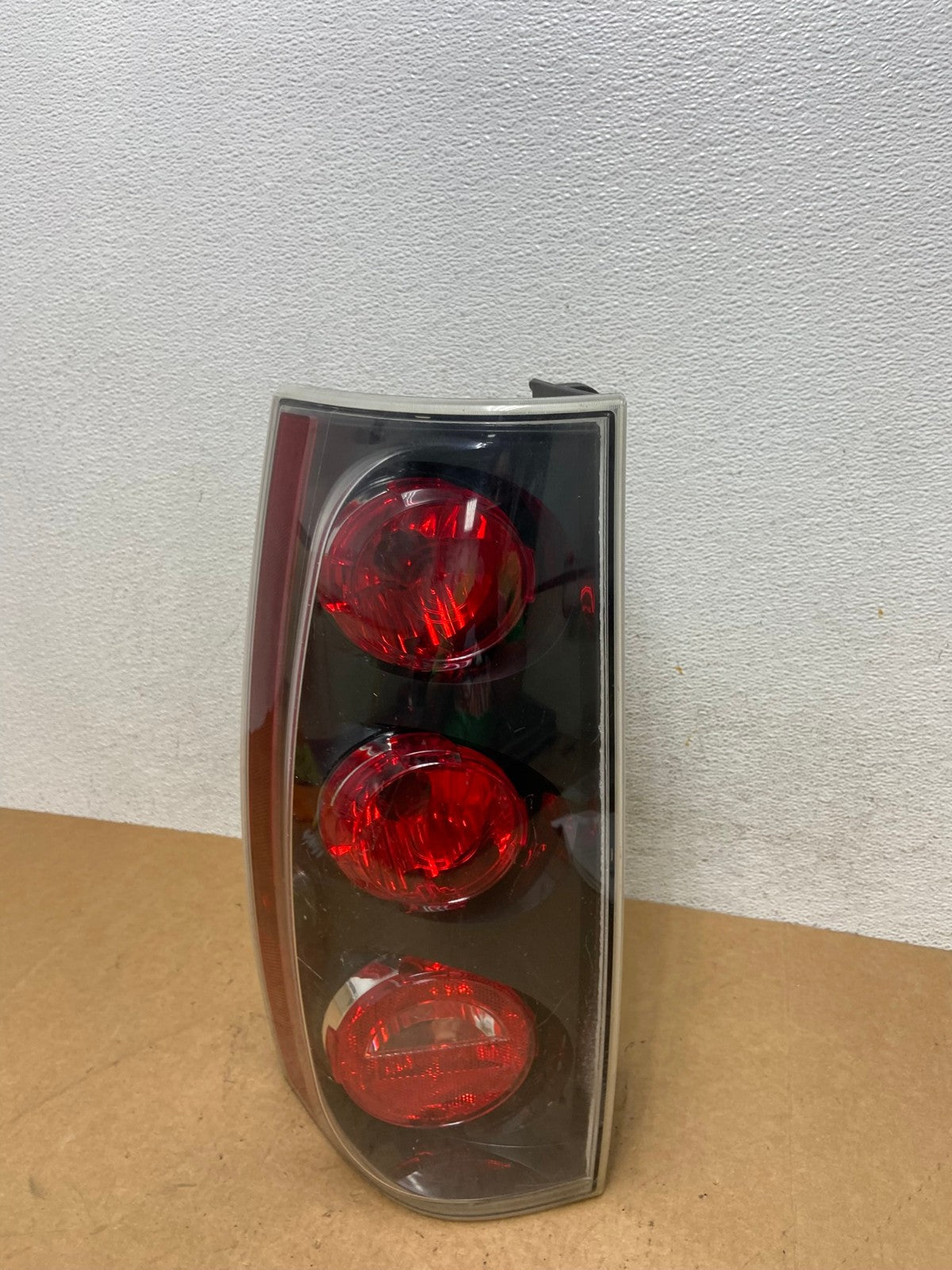 2007-2014 GMC Yukon Denali Left Driver Side Tail Light AE3145 LK0