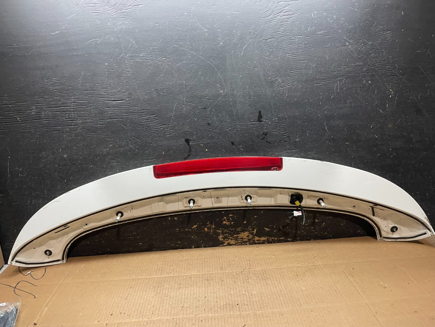 2015 to 2020 Kia Sedona Rear Trunk Spoiler Wing Oem Y1767 DG9