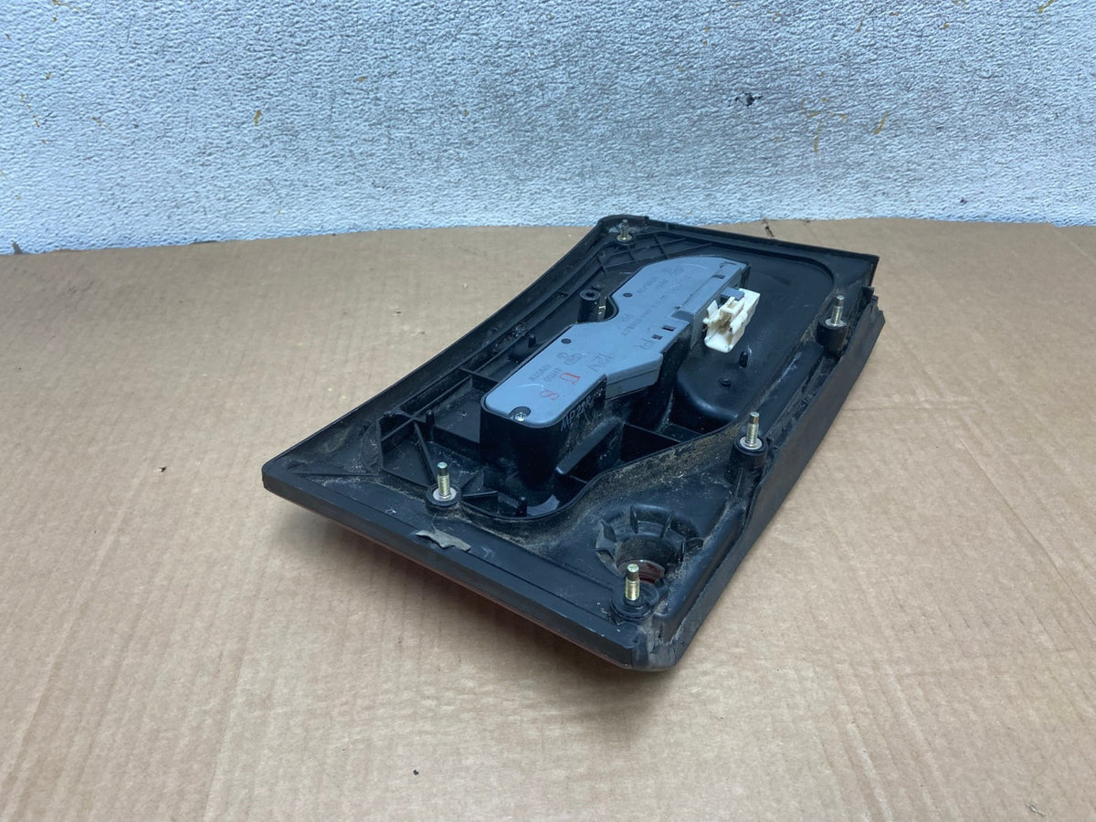 1990 - 1994 Lexus LS400 Right Passenger Tail Light 81590-50010 AI6879 LK6