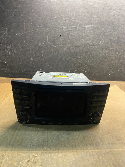 2003-2006 Mercedes Benz W211 E350 E500 Radio Screen Navigation Display Y4040 DG0