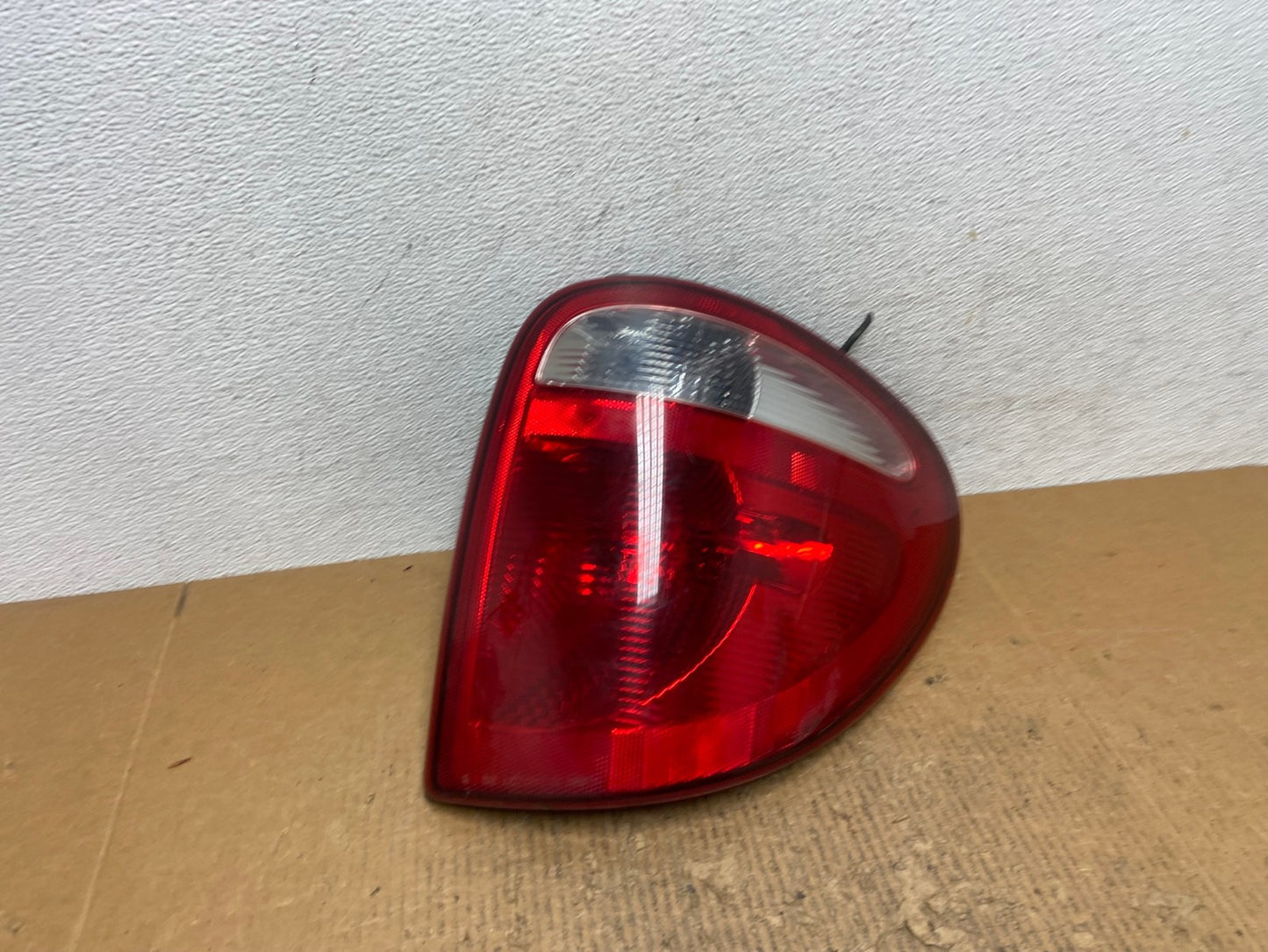 2004 - 2007 Dodge Grand Caravan Right Passenger Side Tail Light AE2854 LK2