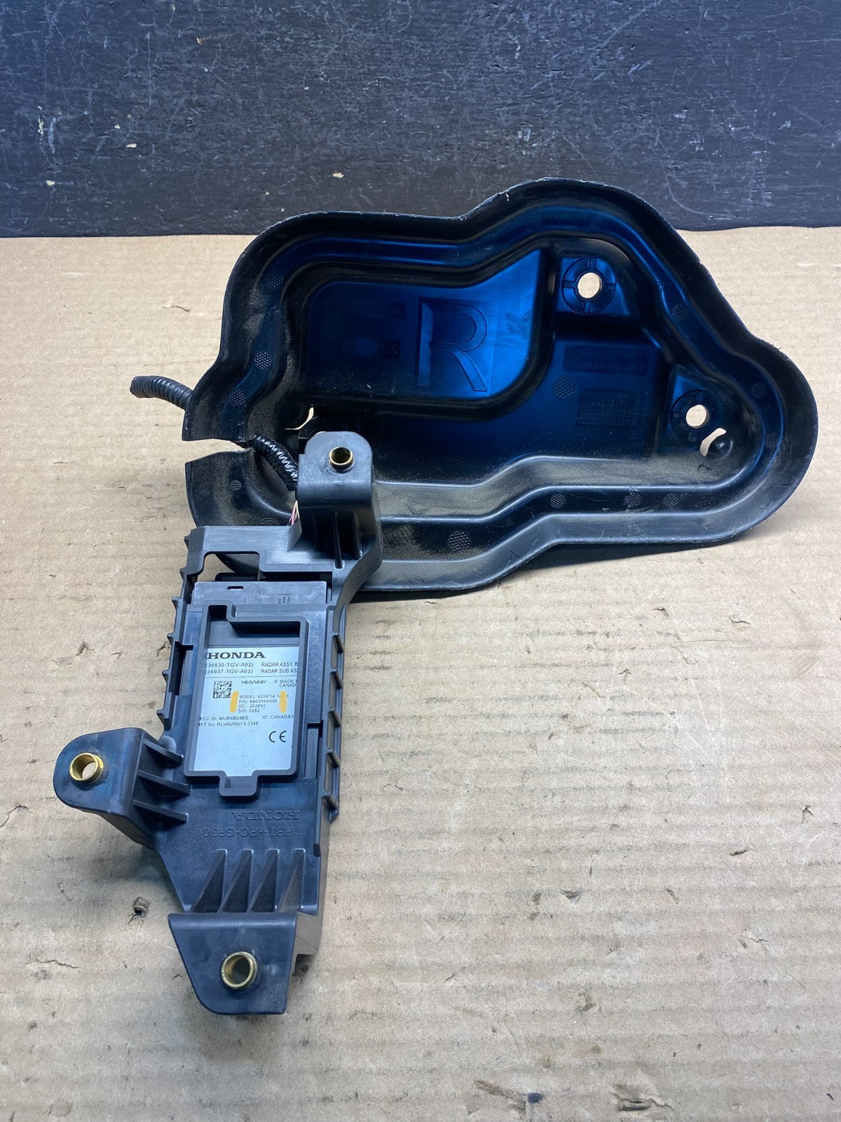 2021 - 2025 Acura TLX Right Passneger Blind Spot Sensor Radar Module AE0127 DG2