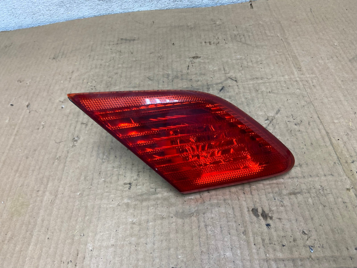 2003 to 2004 Toyota Avalon Left Driver LH Side Inner Tail Light AI8088 LK0