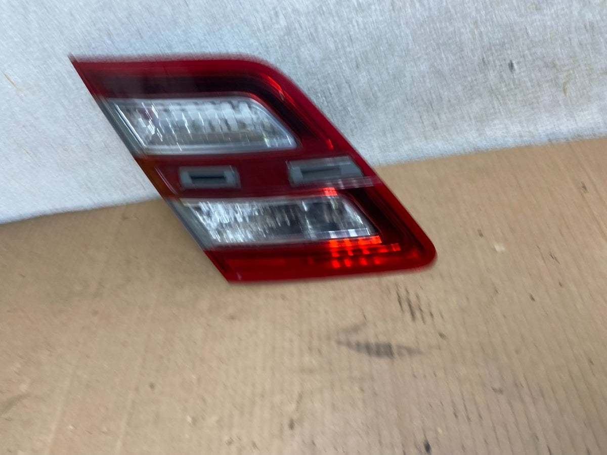 2013 to 2018 Ford Taurus Left Driver Lh Side Tail Light Inner AI8489 LK1
