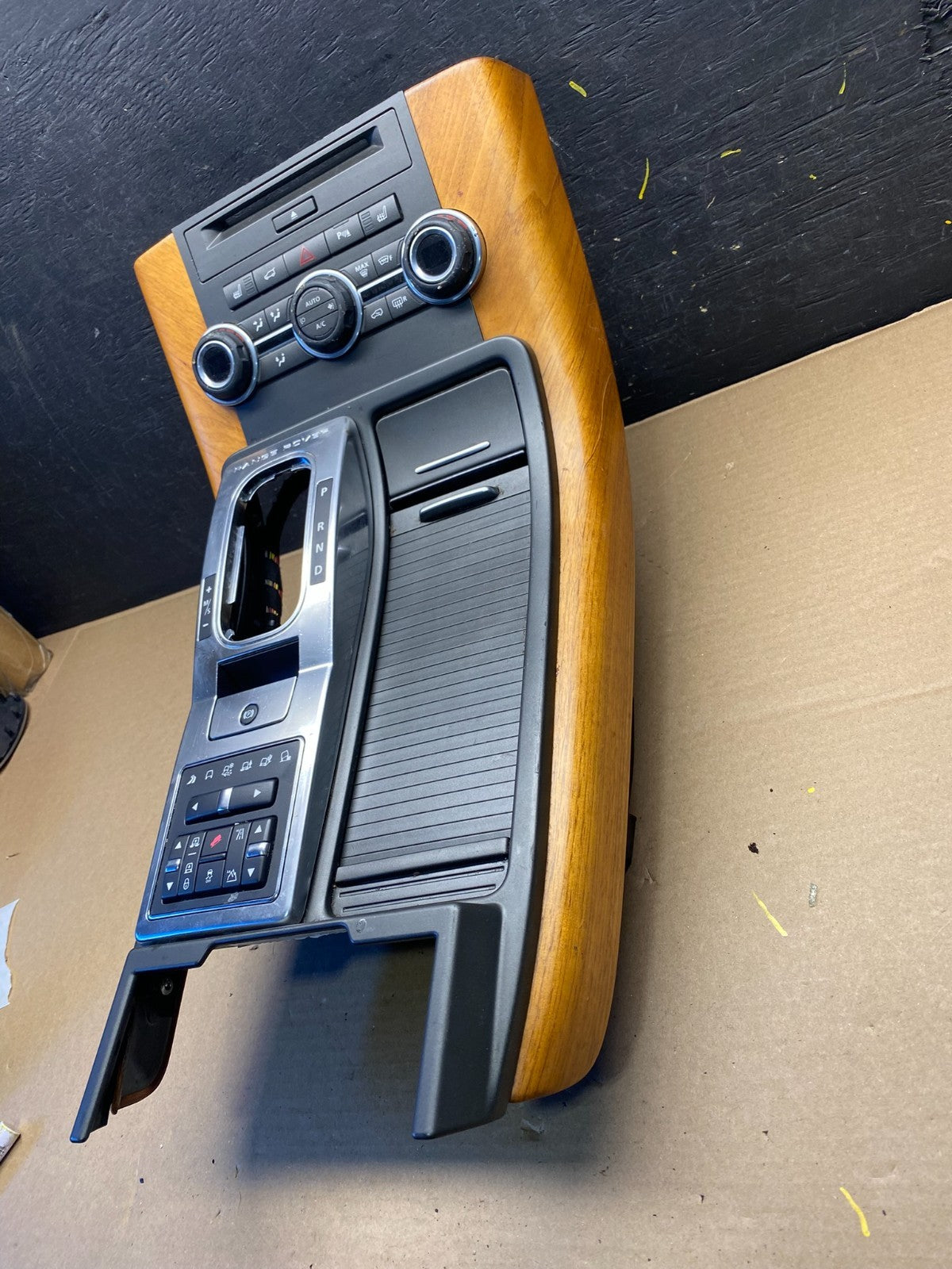 2012 to 2013 Land Range Rover Center Console Terrain Shifter Bezel S2556 DG3