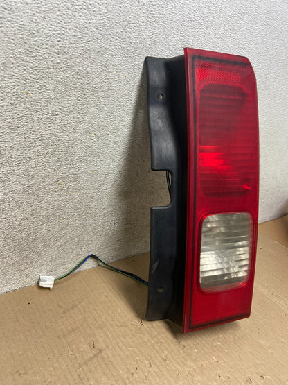2006 to 2008 Hummer H3 Right Passenger Side Tail Light AI9663 LK2