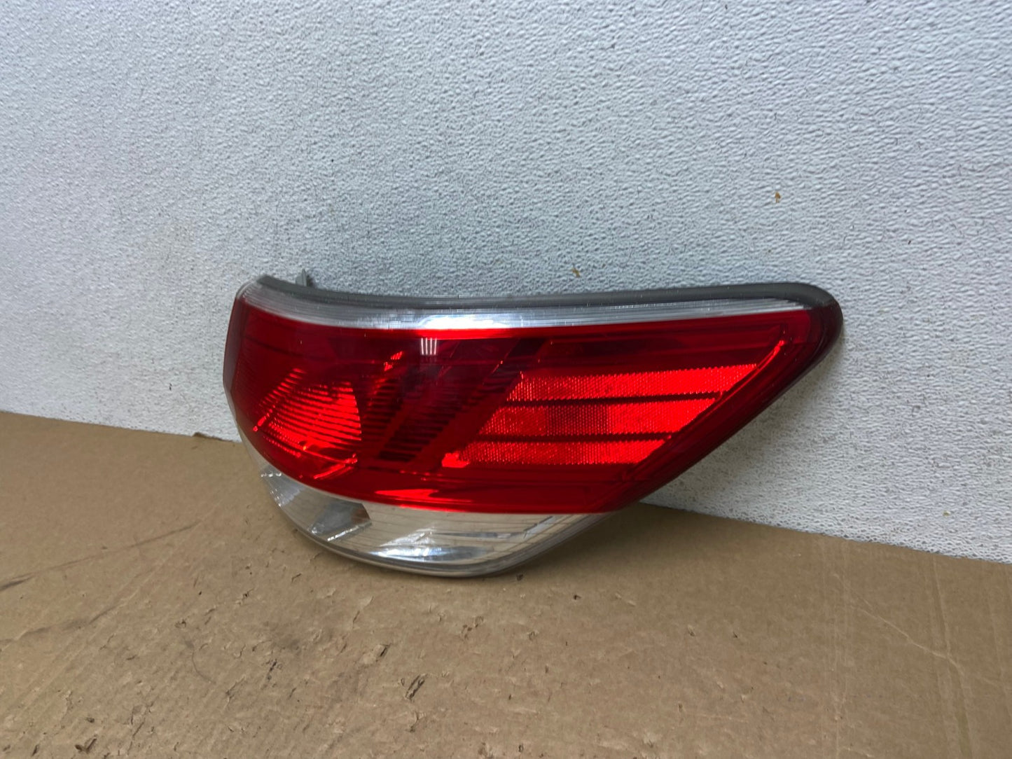2013 to 2016 Nissan Pathfinder Passenger Right Side Tail Light AG1158 LK1