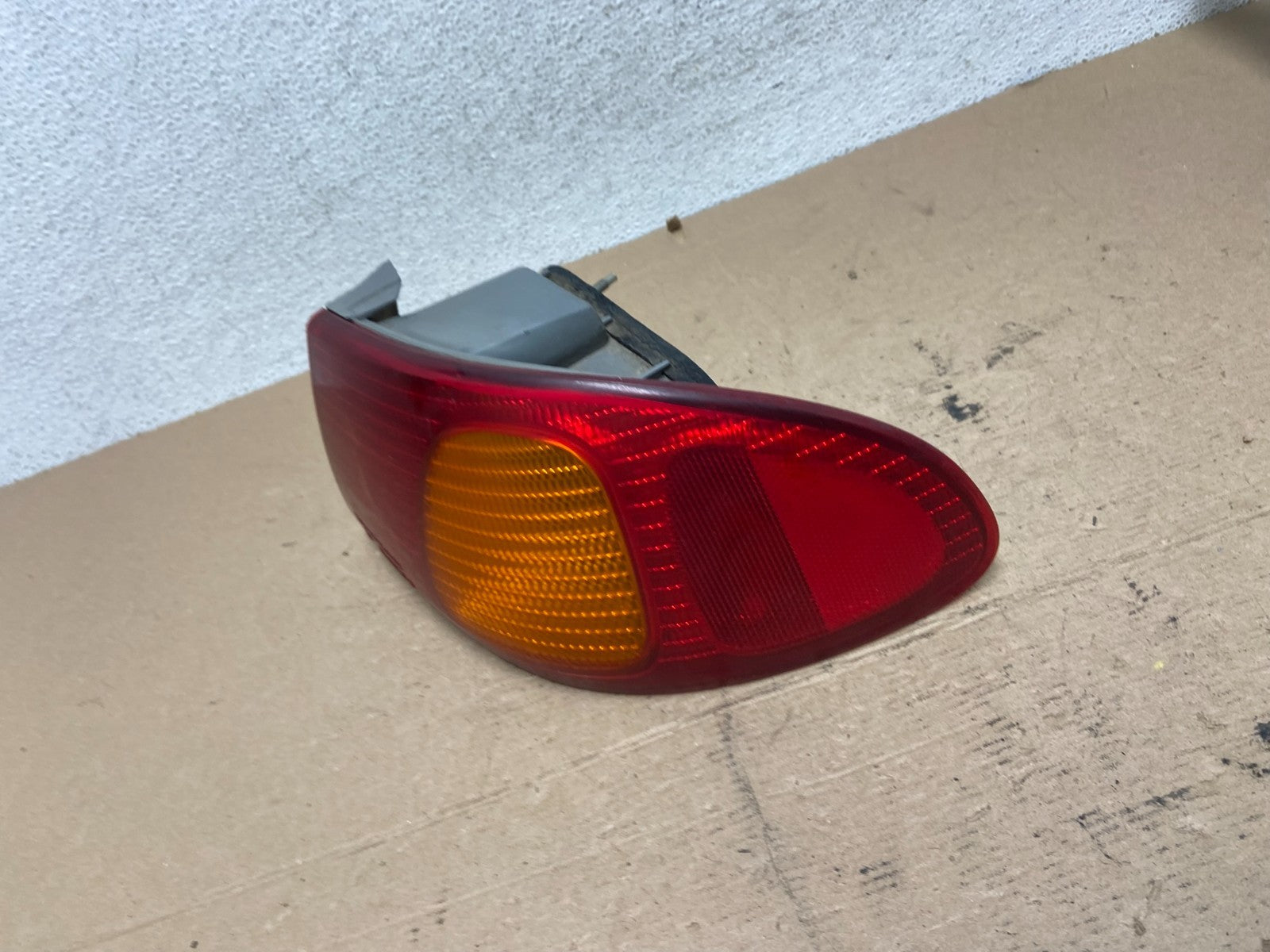1998 1999 2000 Toyota Corolla Right Passenger Side Tail light AF4699 LK1