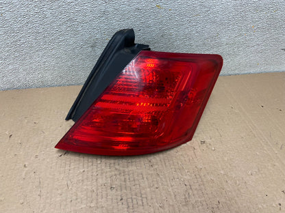 2014 to 2018 Ford Taurus Interceptor Right Passenger RH Tail Light OEM AB2542 DW0
