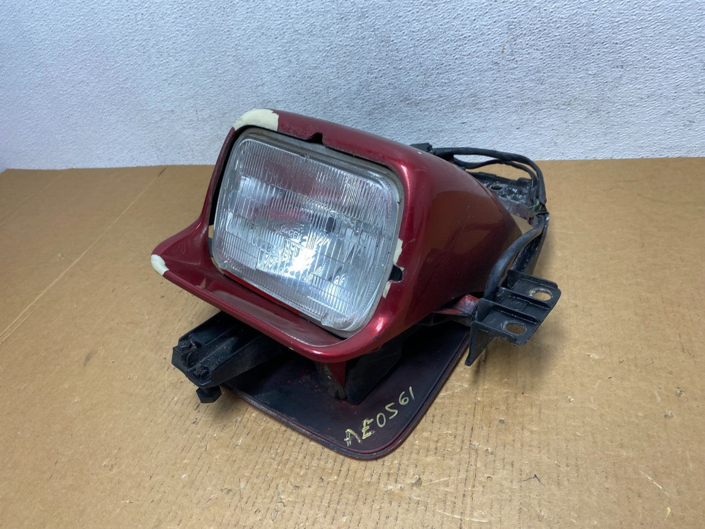 1984 to 1989 Chevrolet Corvette Left Driver LH Side Headlight AE0561 DW1