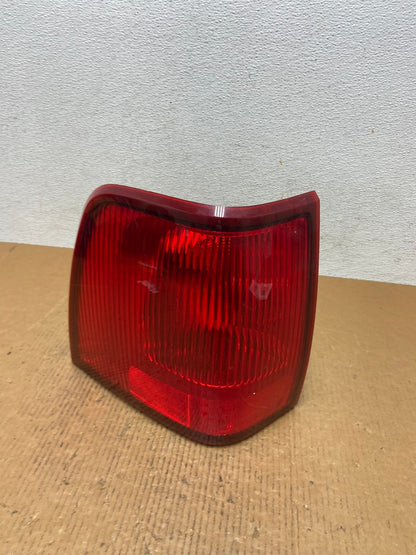 2003 to 2006 Lincoln Navigator Left Driver LH Side Tail Light AE0241 LK0