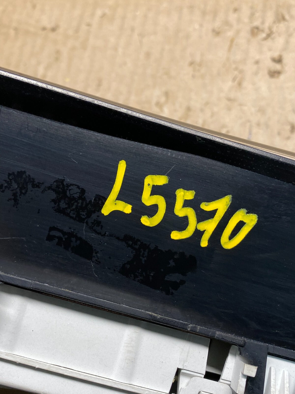 2005 to 2015 Nissan Pathfinder Xterra Frontier Speedometer Cluster Gauge L55708