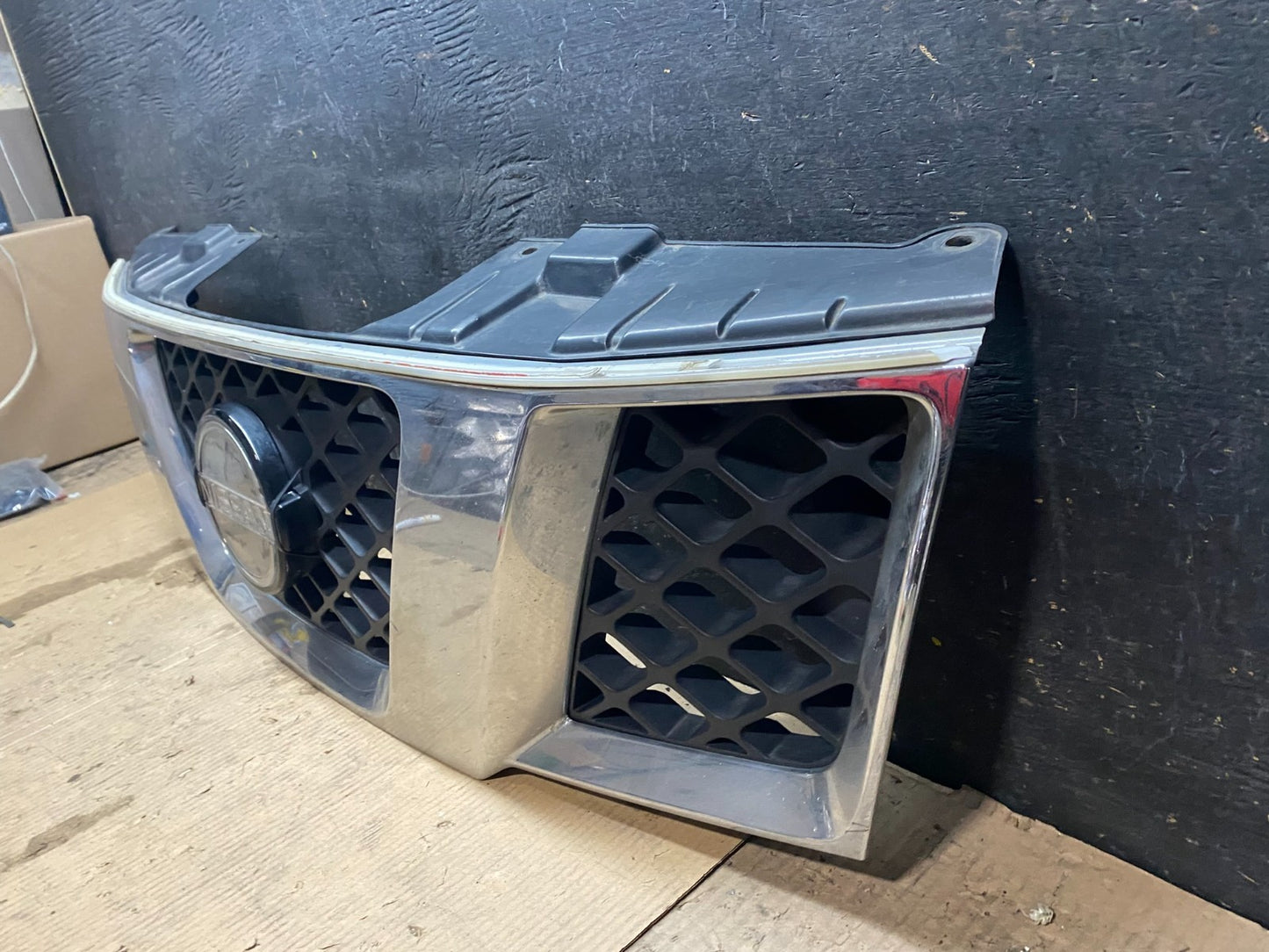 2005 2006 2007 Nissan Pathfinder Chrome Front Upper Grill Grille Oem x3223 DG1