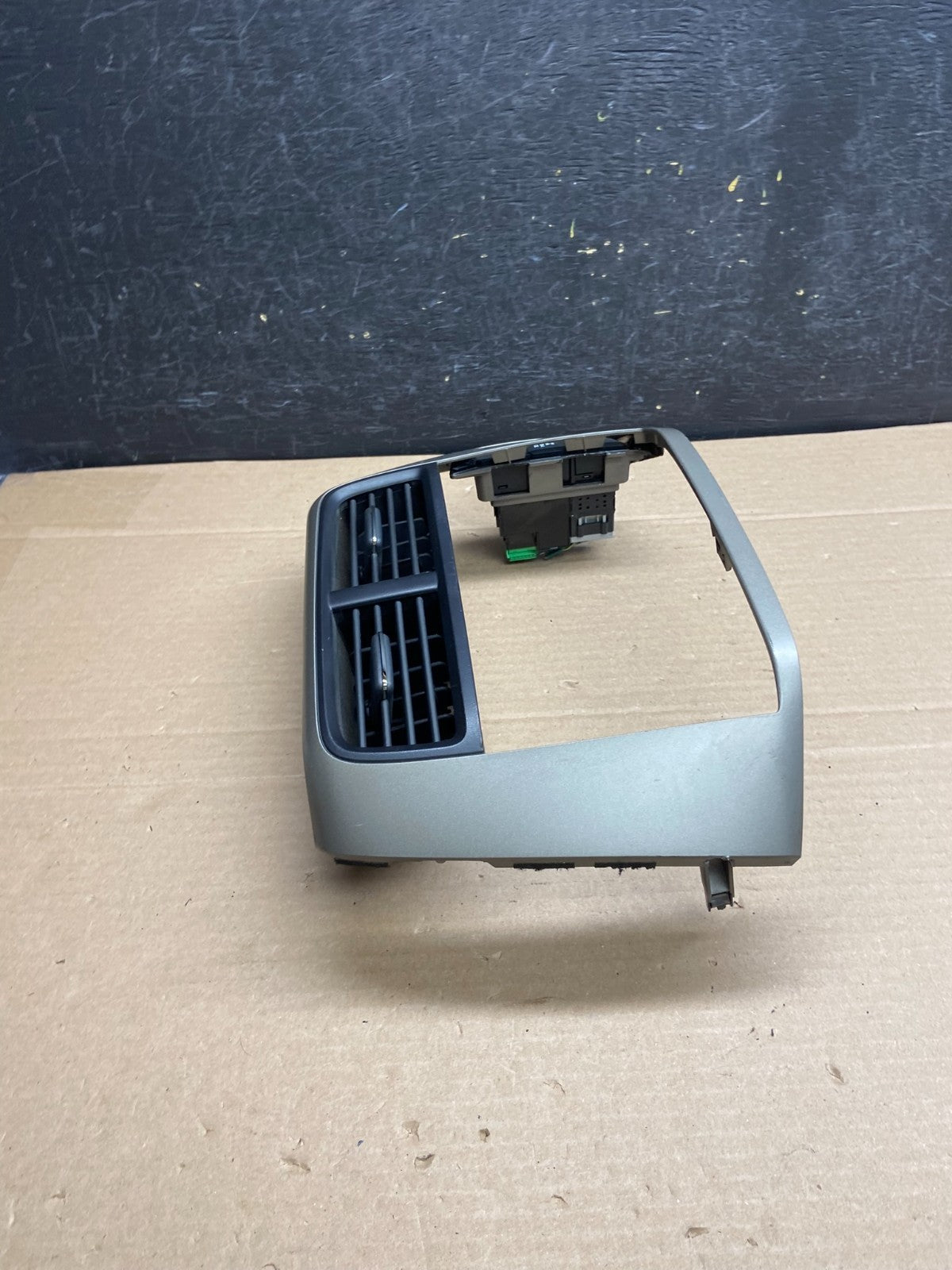 2006-2008 Honda Pilot Center Dash Radio Screen Display Trim Bezel AG5116 DG2