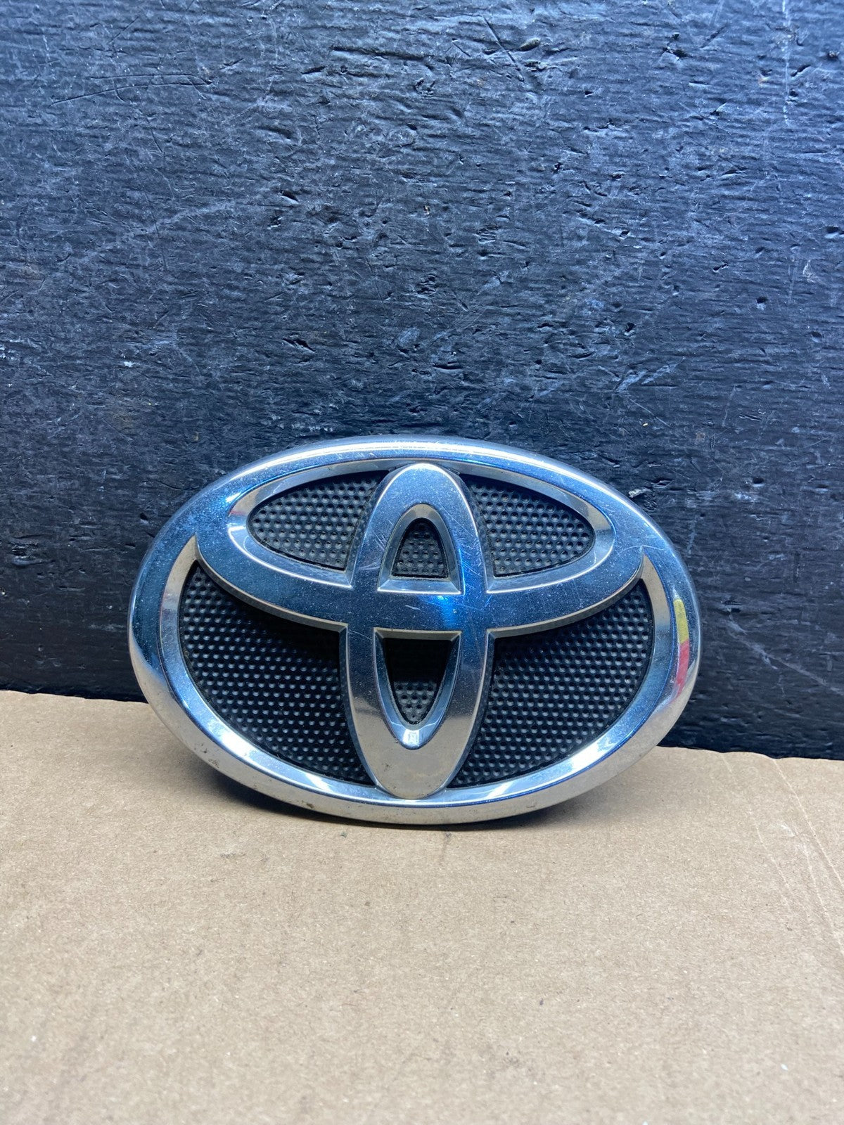 2009 to 2013 Toyota Corolla Front Grille Emblem Logo af9443 DG0