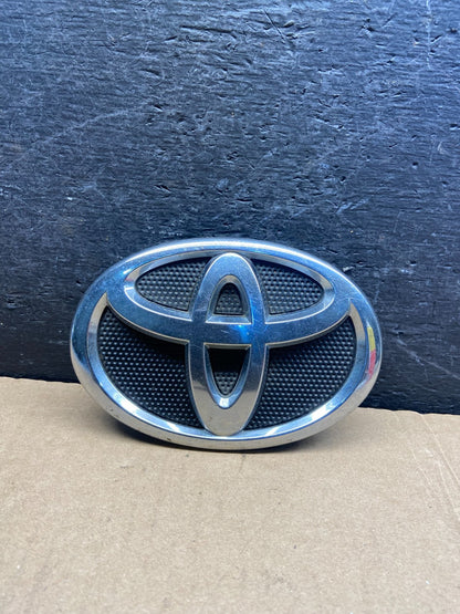 2009 to 2013 Toyota Corolla Front Grille Emblem Logo af9443 DG0