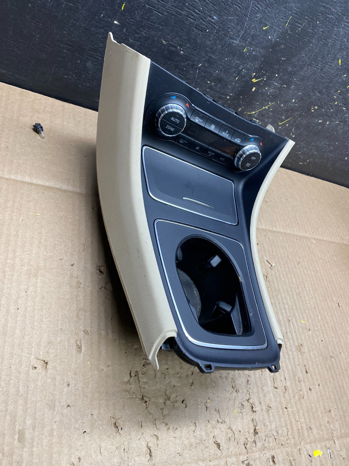 14 to 19 Mercedes CLA250 A/C Heater Climate Control Module A2469003916 V1451 PS2
