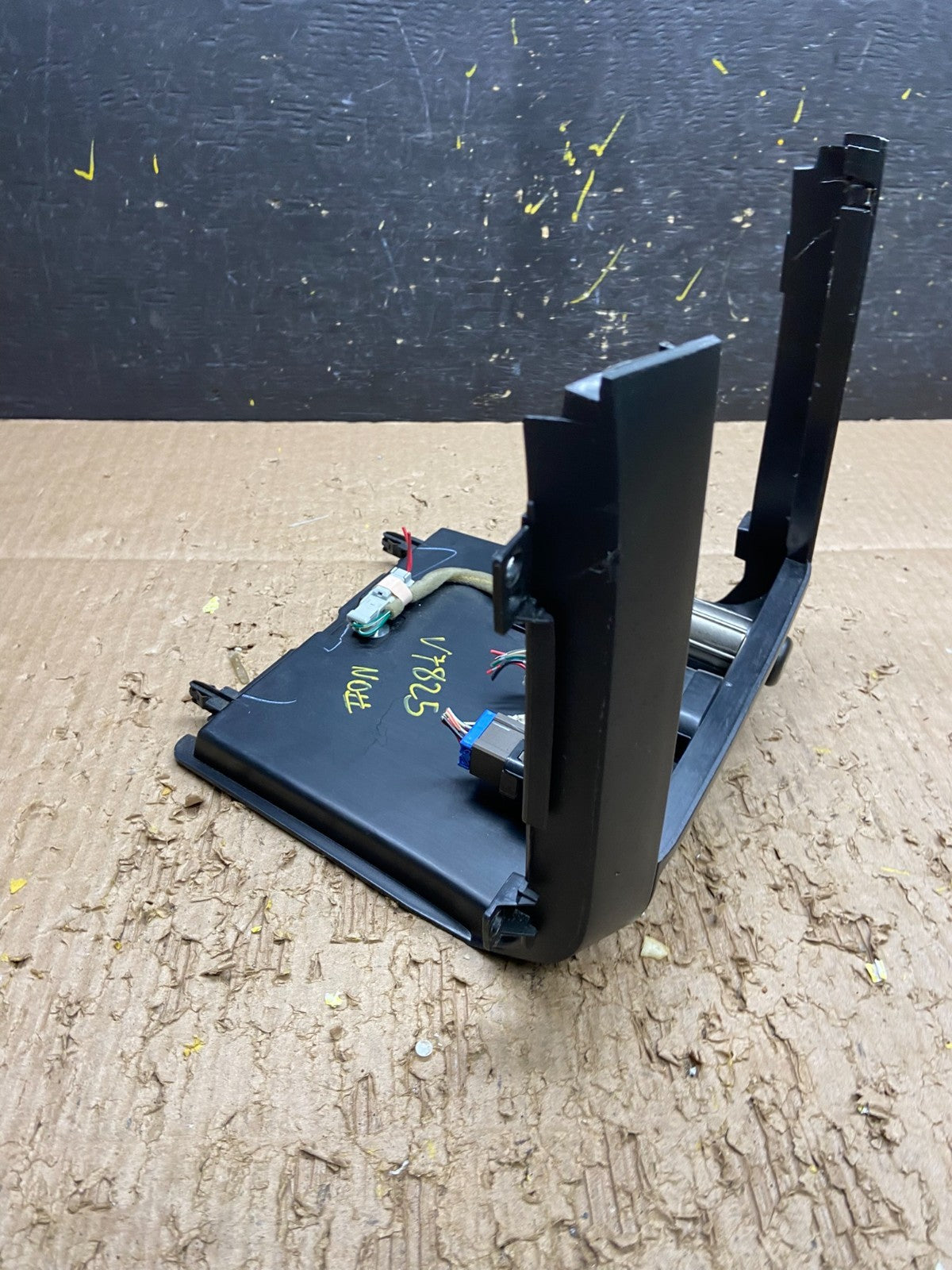 2006 - 2008 Honda Pilot Center Front Heated Seats Power Outlet Bezel v7825 DG1