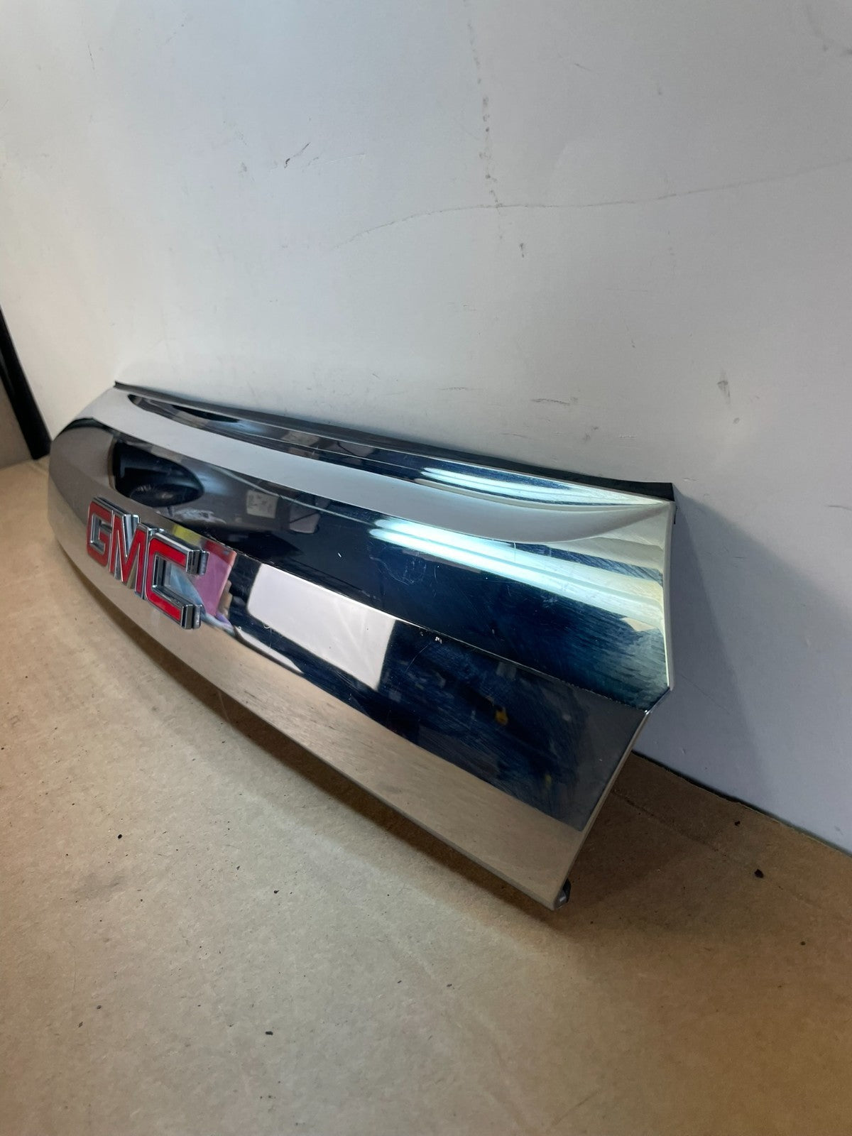 2011-2015 GMC Terrain Tailgate Liftgate Chrome Finish Molding Camera AG0904 DG1