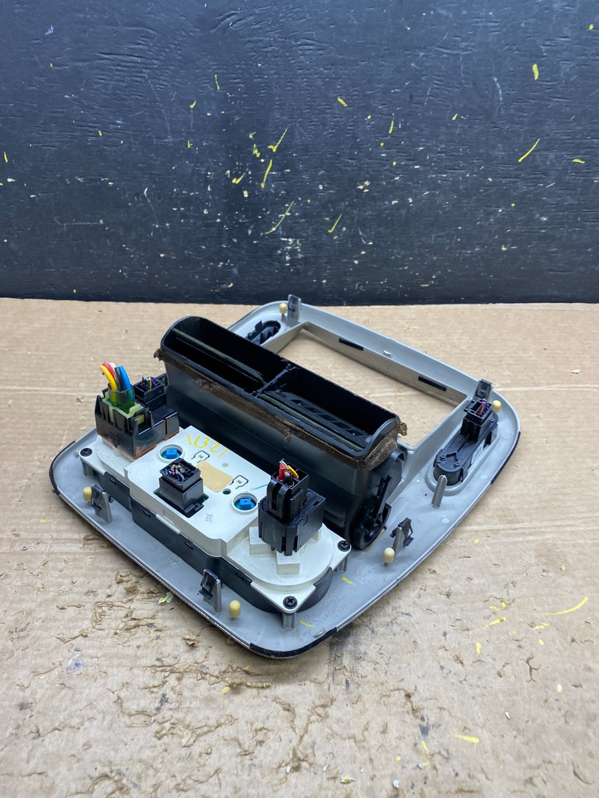 2002 to 2005 Ford Explorer Radio Dash Bezel Climate Control Air Vent X1321 DG5