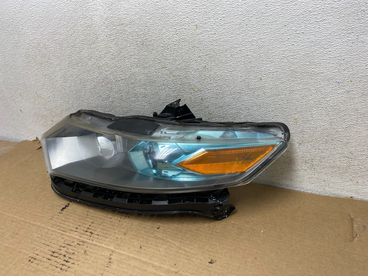 2010 - 2011 Honda Insight Left Driver LH Halogen Headlight AH4047 DG2