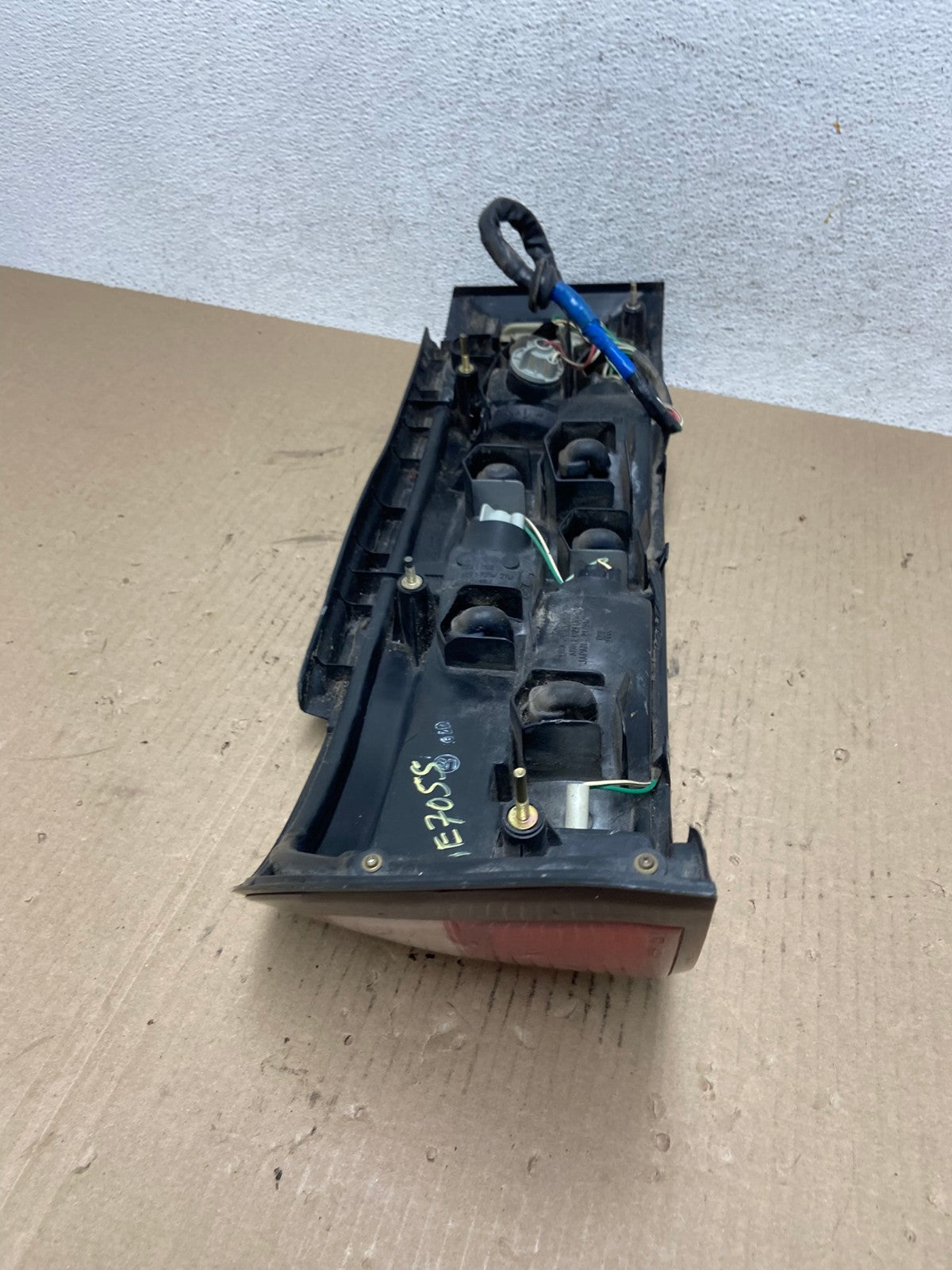 1995 1996 Lexus ES300 Right Passenger RH Side Tail Light AE7055 LK5