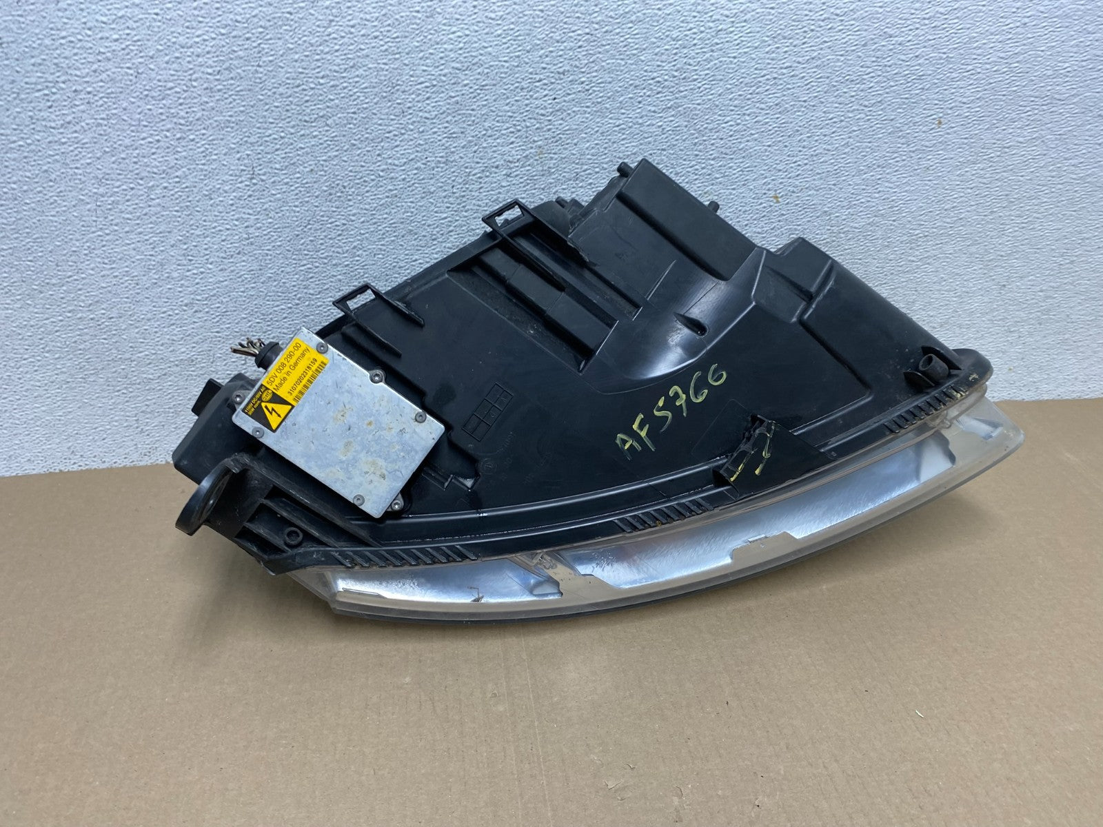 2005 to 2008 Audi A6 Left Driver Side Headlight Xenon HID AF5766 DW9