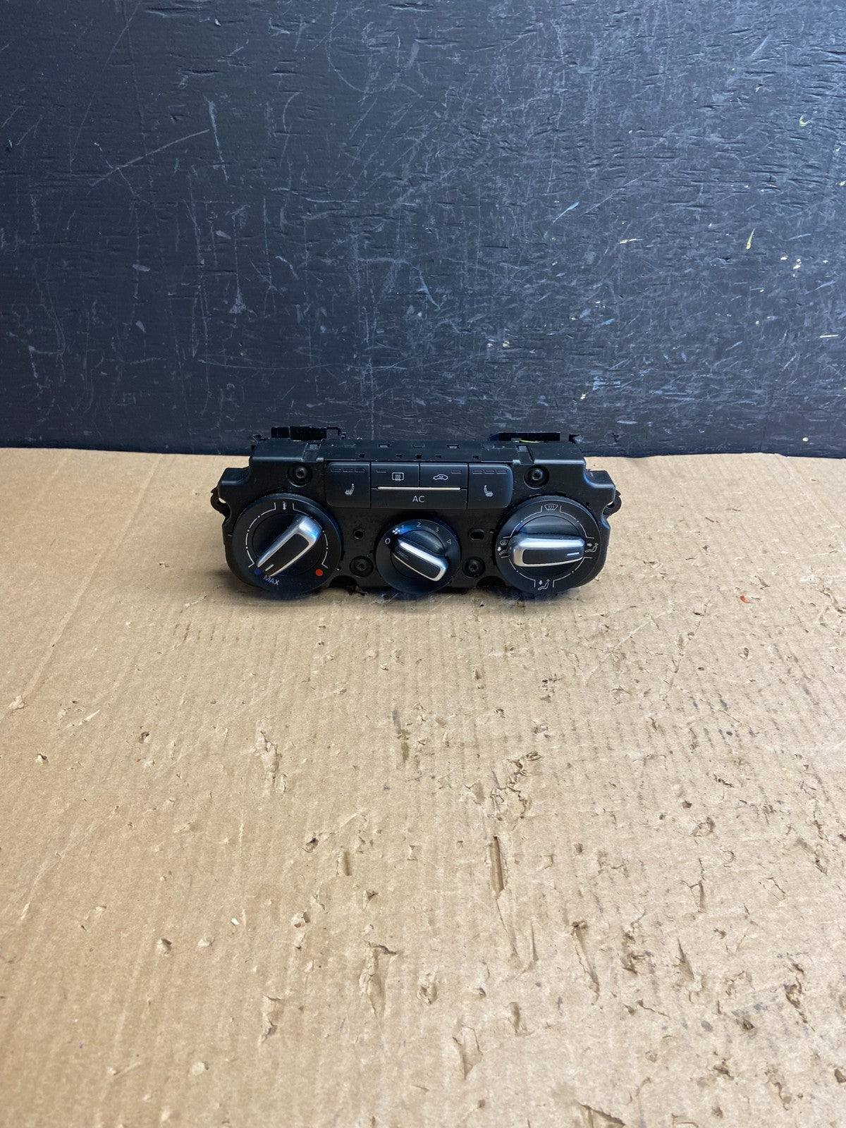 2011 - 2014 Volkswagen Jetta Center Climate Control Panel AC Heater AG5128 DG0