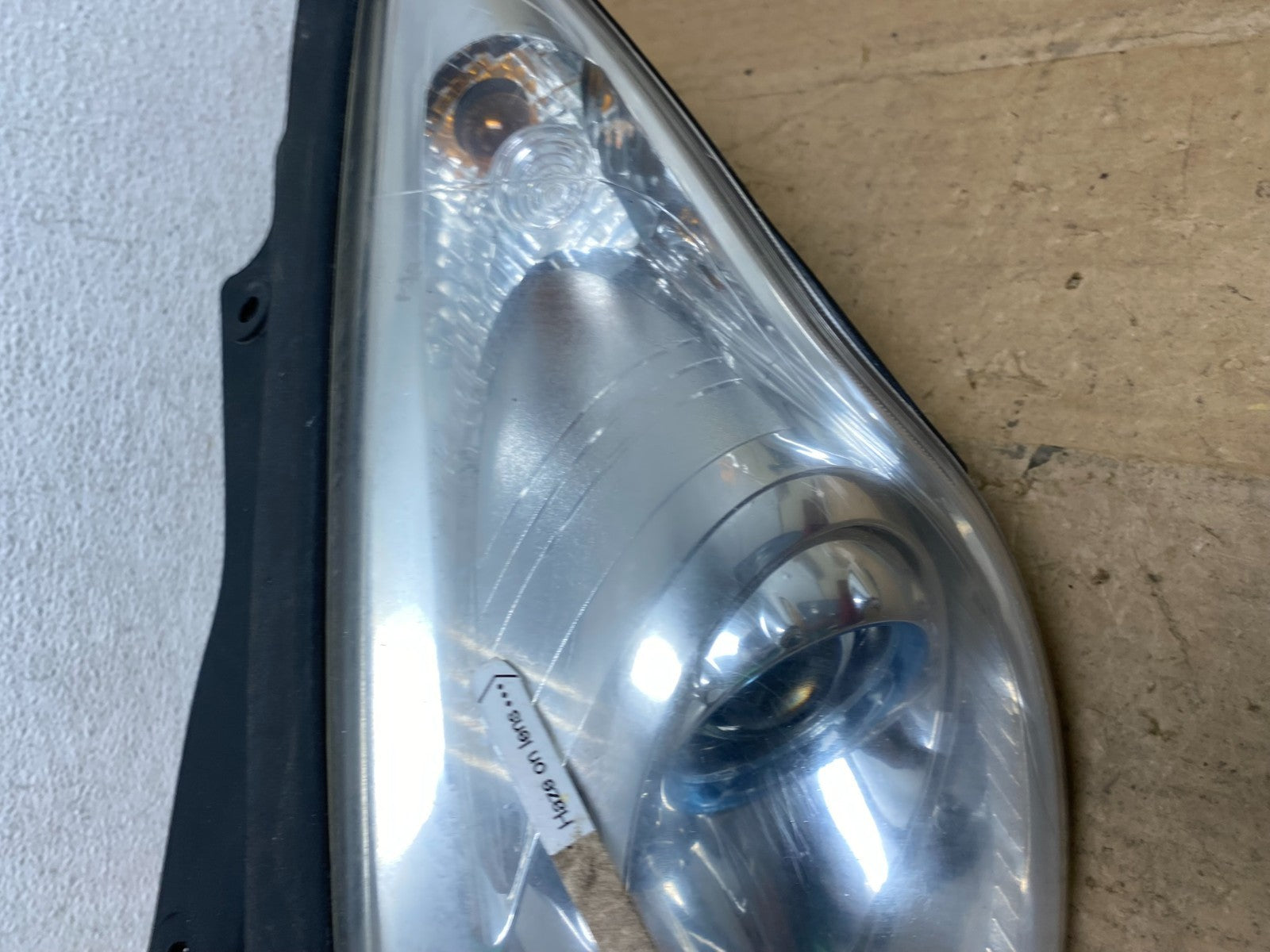 2010 to 2012 Hyundai Elantra Touring Left Driver Headlight Halogen AD0512 DG4