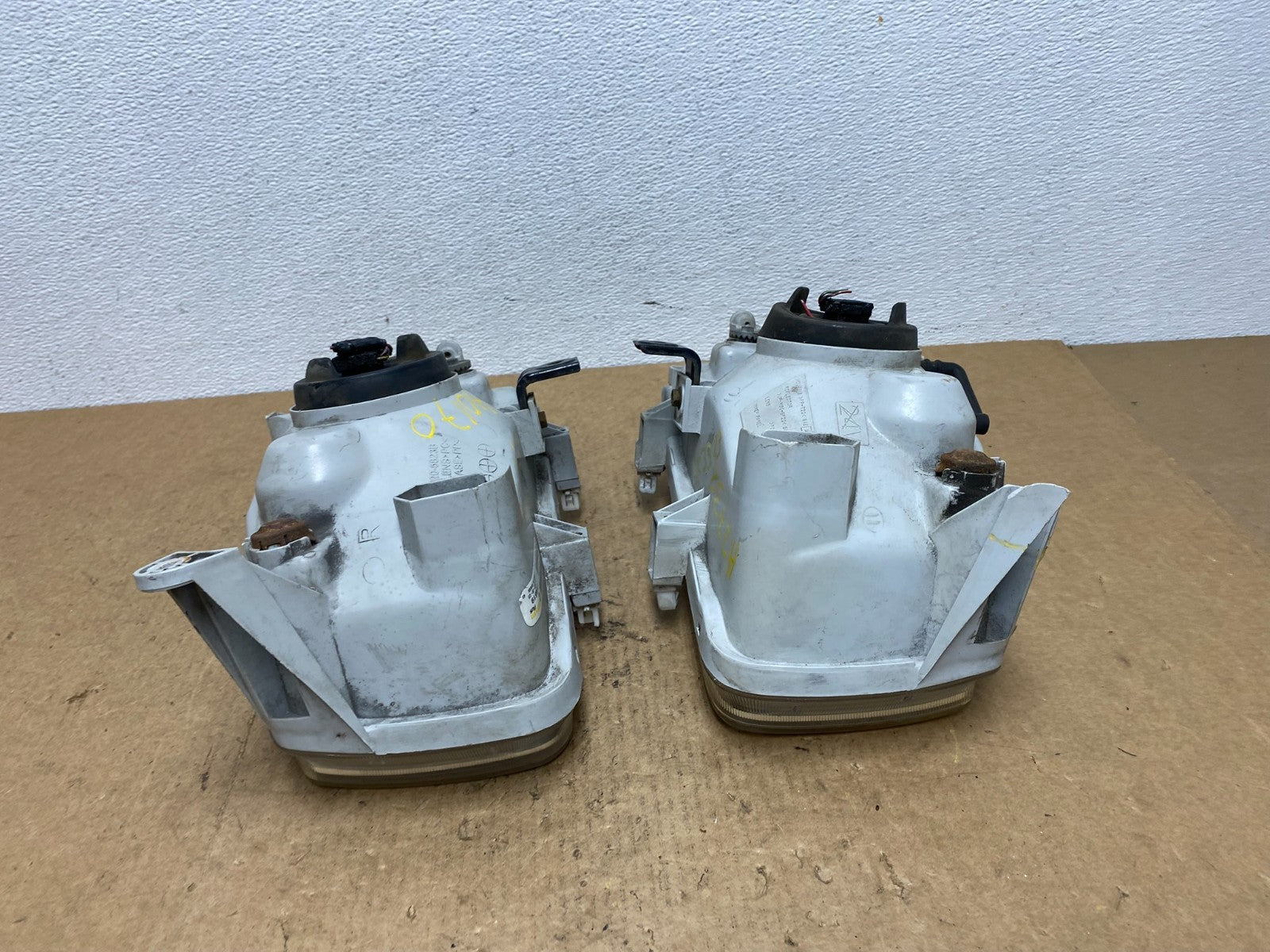 1999-2004 Nissan Pathfinder Left+Right Side Set Halogen Headlights AC3323 DW9
