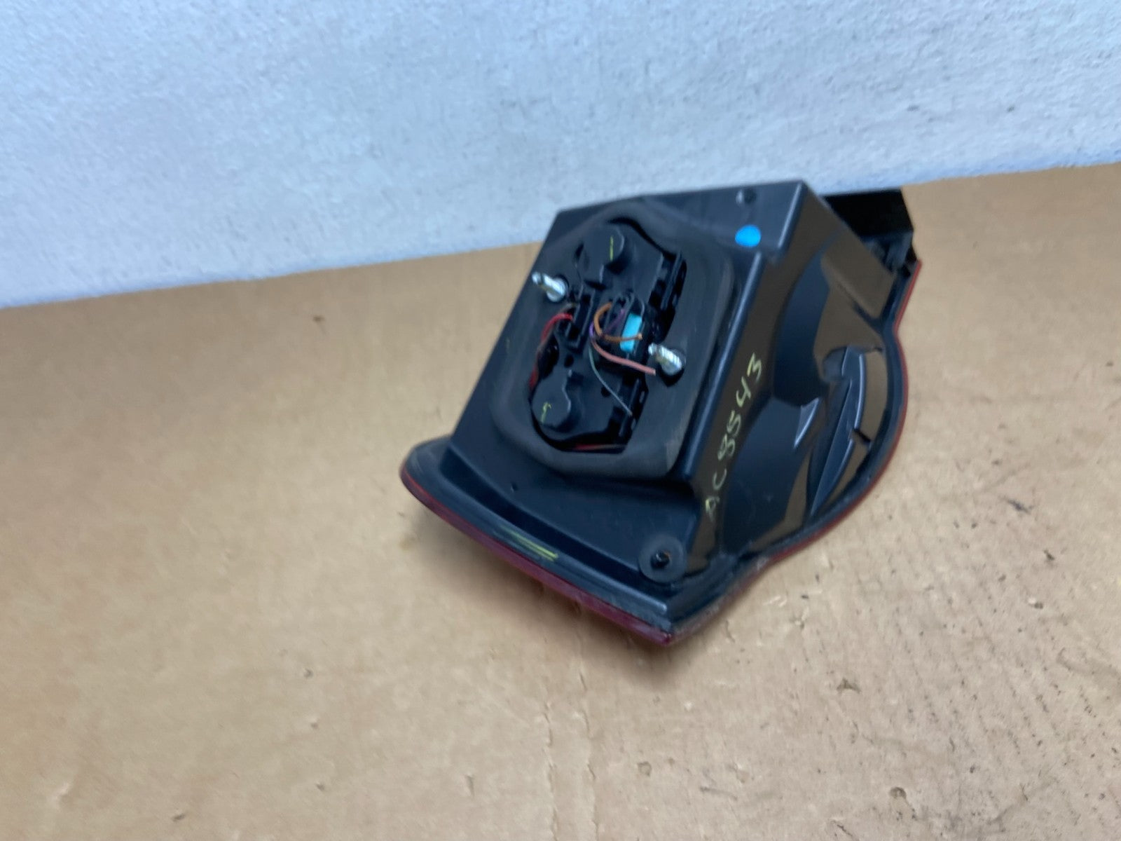 2008 2009 2010 Volkswagen Jetta Right Passenger RH Side Tail Light AC8543 DW4