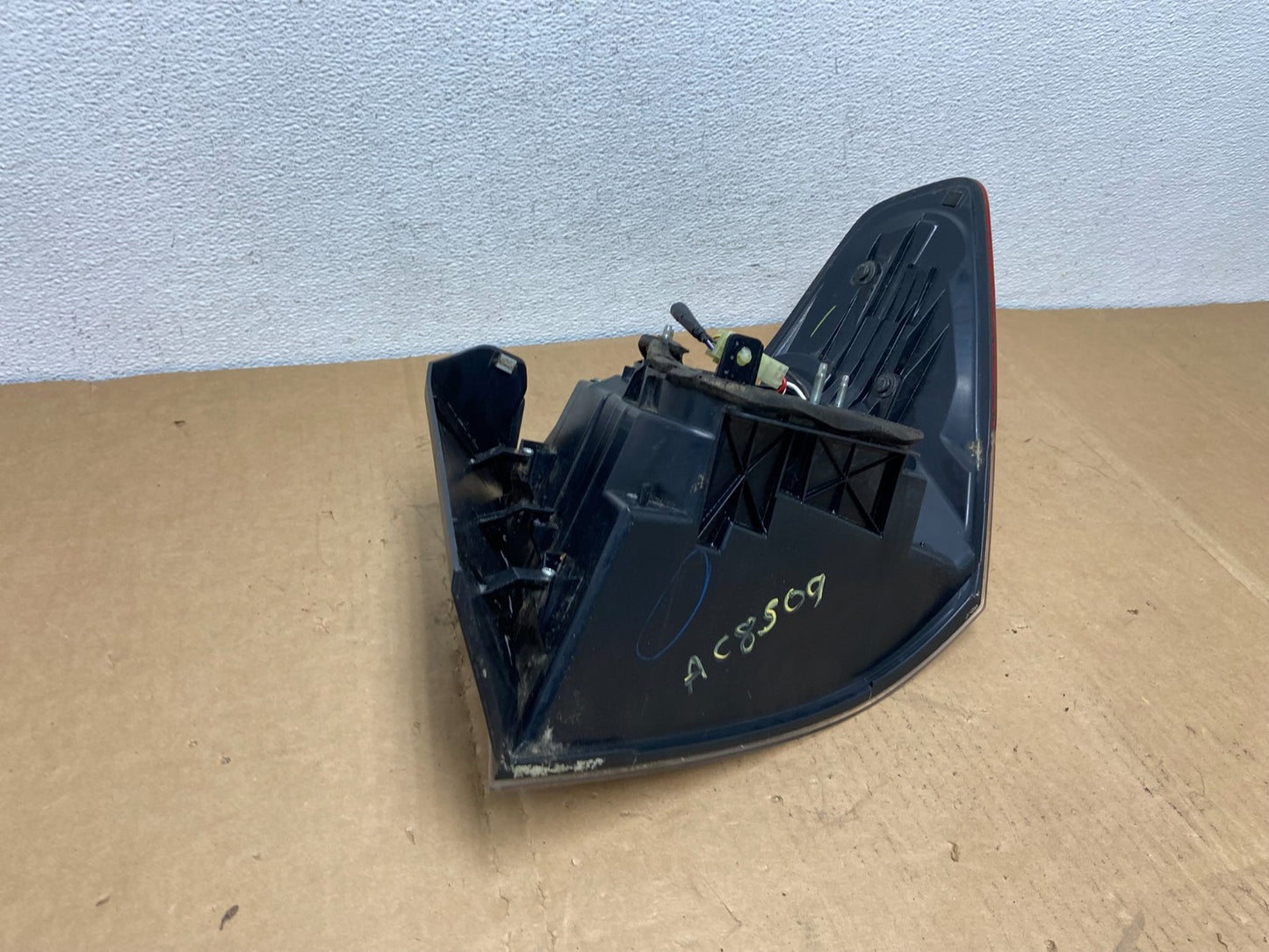2010 to 2014 Subaru Legacy Left Driver LH Side Tail Light AC8509 DW4