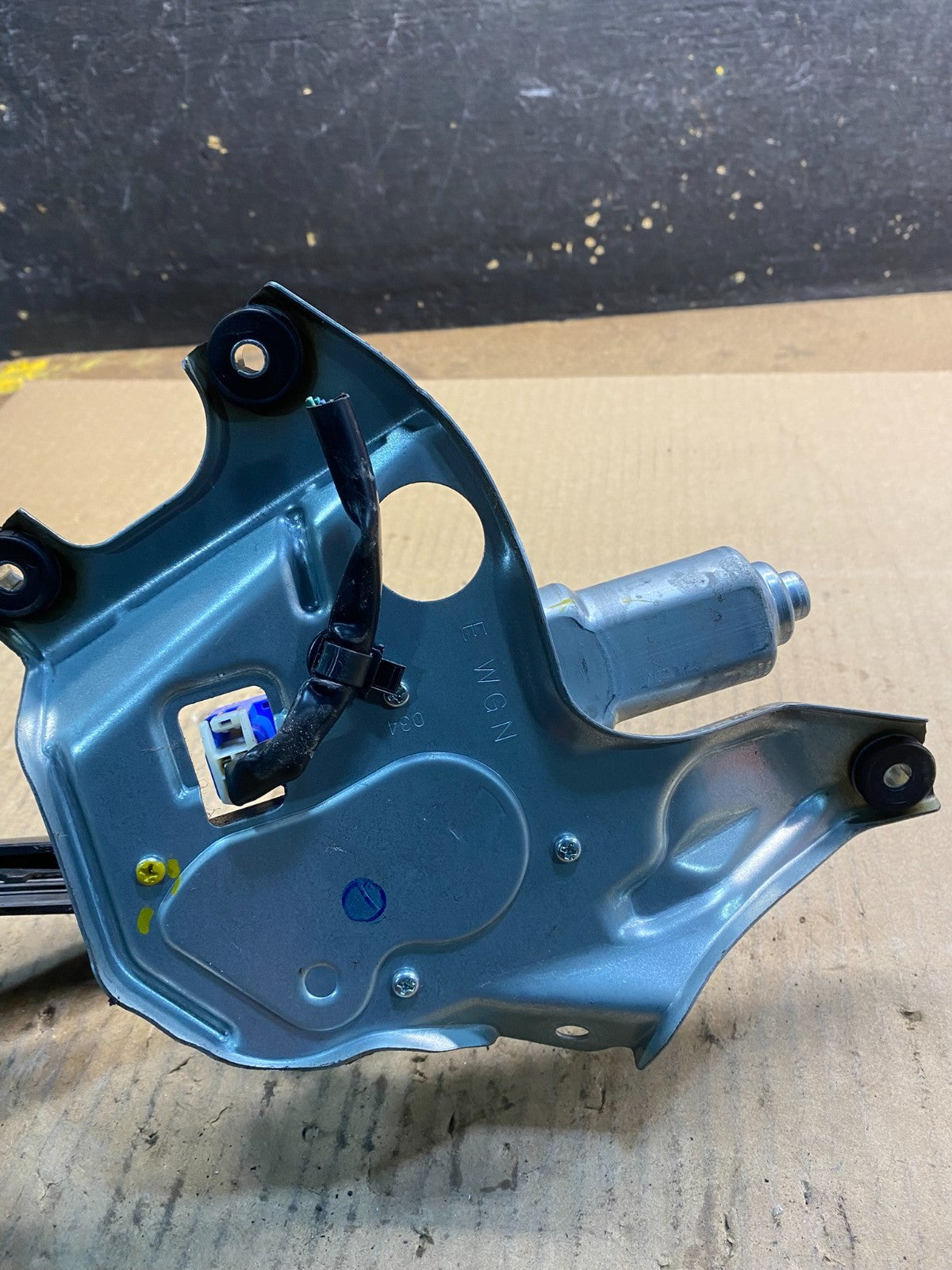 2010 to 2014 Subaru Legacy Outback Rear Wiper Motor Z47406