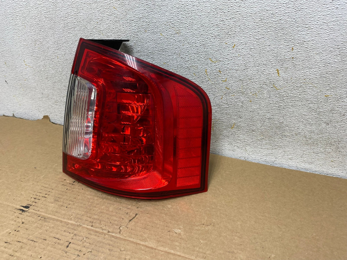 2011 2012 2013 2014 Ford Edge Right Passenger RH Side Tail light AH8015 LK2