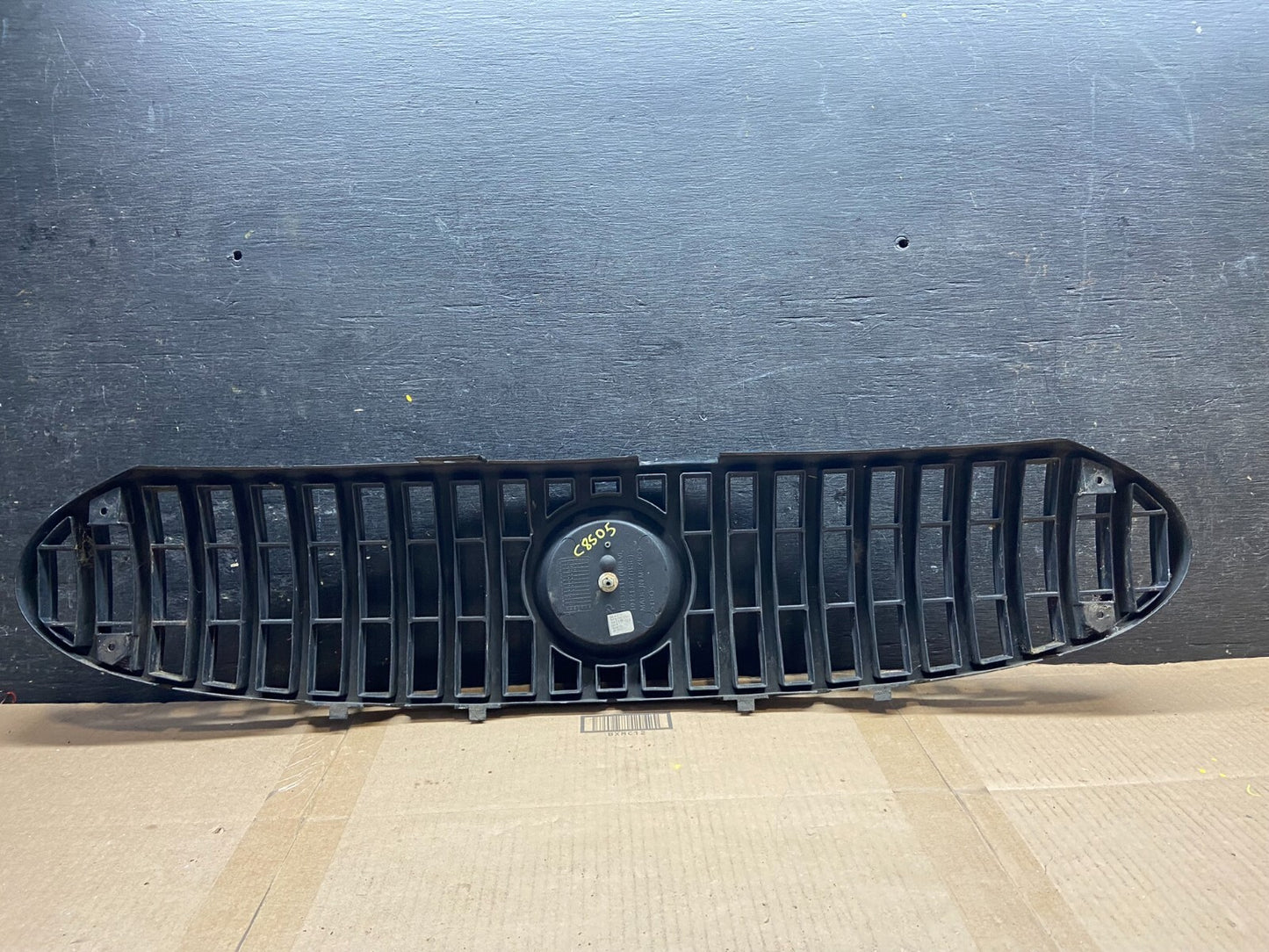 2002-2005 Buick Rendezvous Front Upper Grill Grille With Emblem C8505 DG14