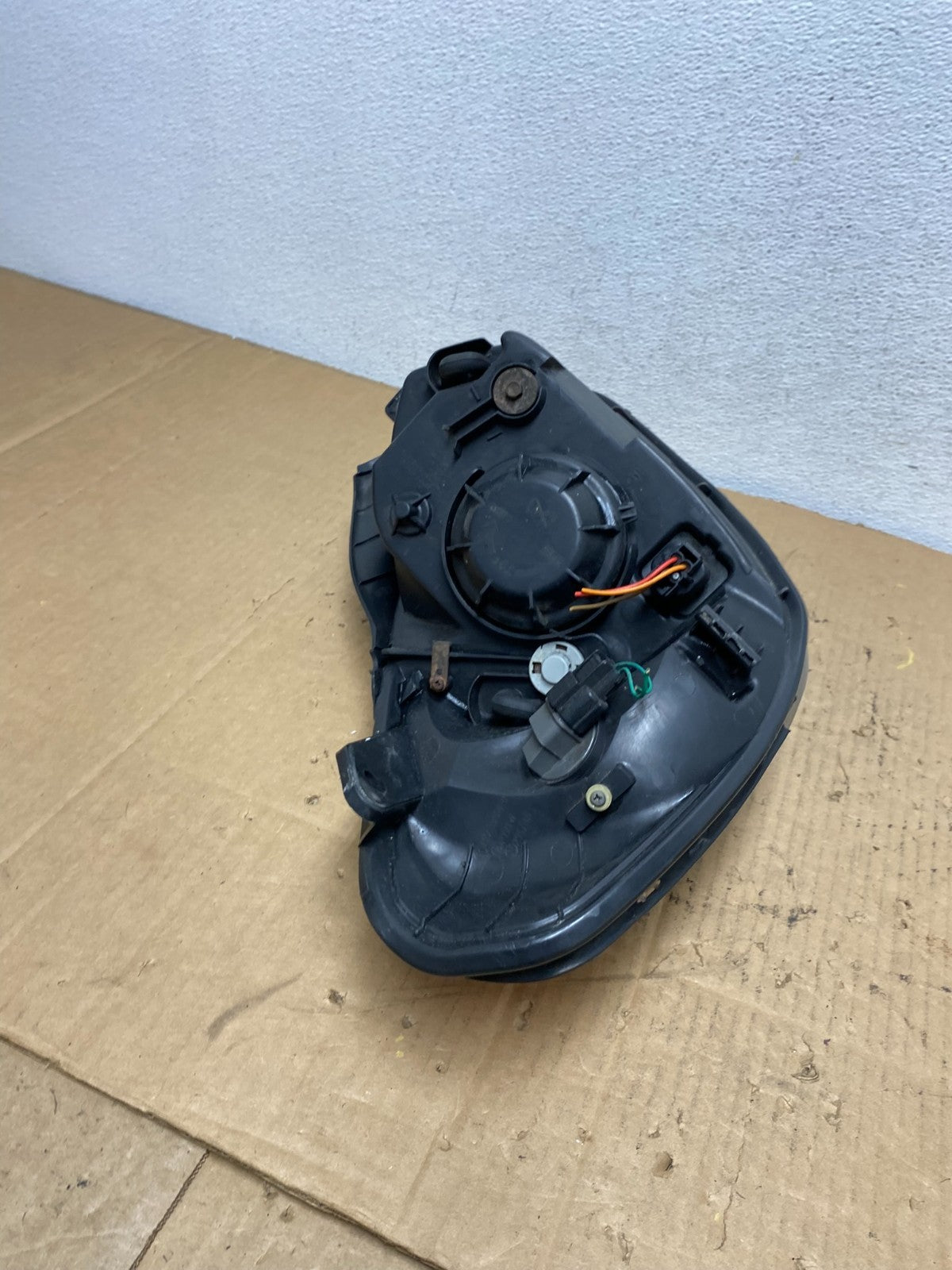 2006 to 2011 Hyundai Accent Sedan Left Driver LH Halogen Headlight AD1083 DW8