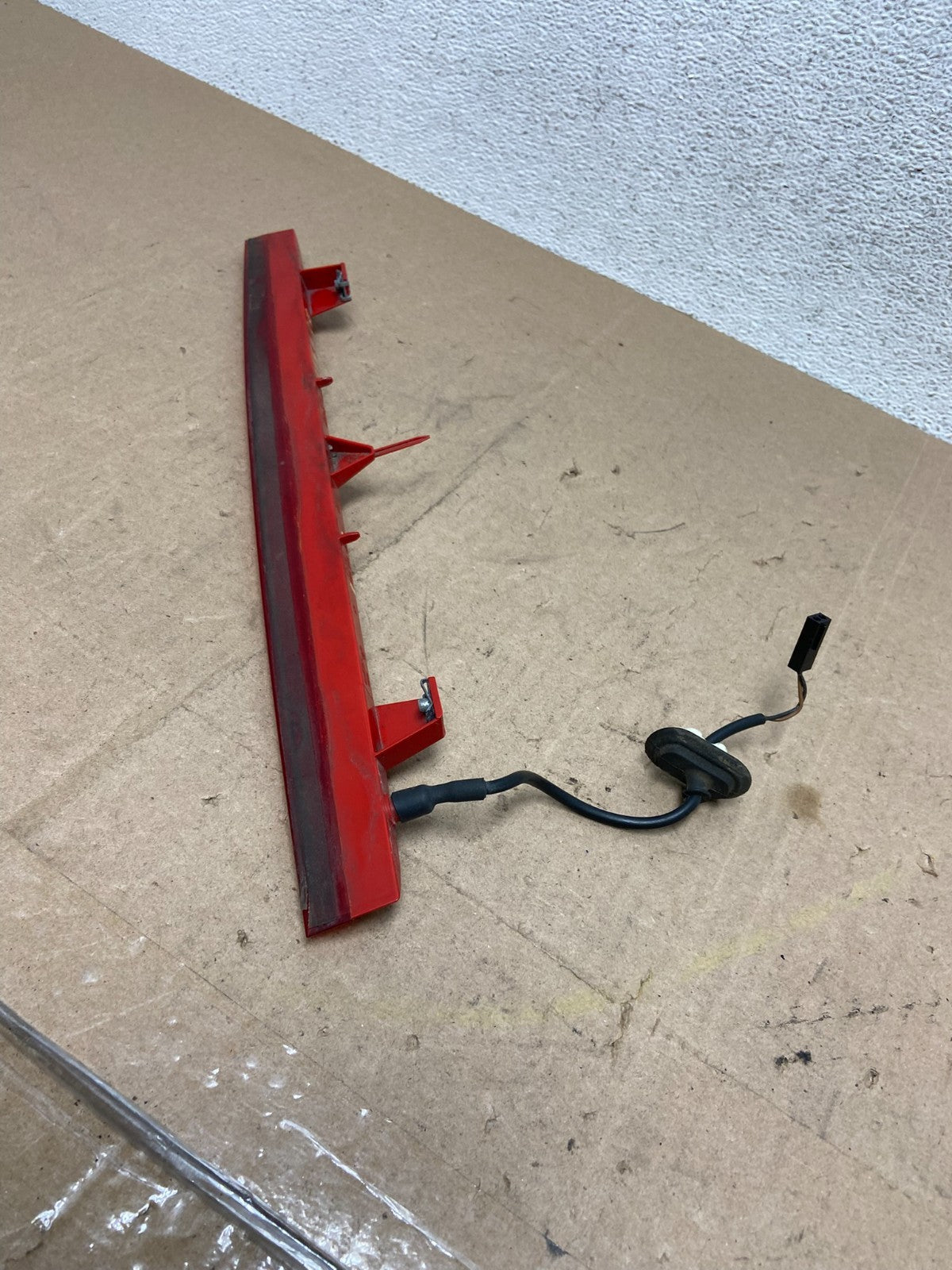 2009 to 2017 Audi Q5 Rear Spoiler 3RD Third Brake Light AE6820 DG5