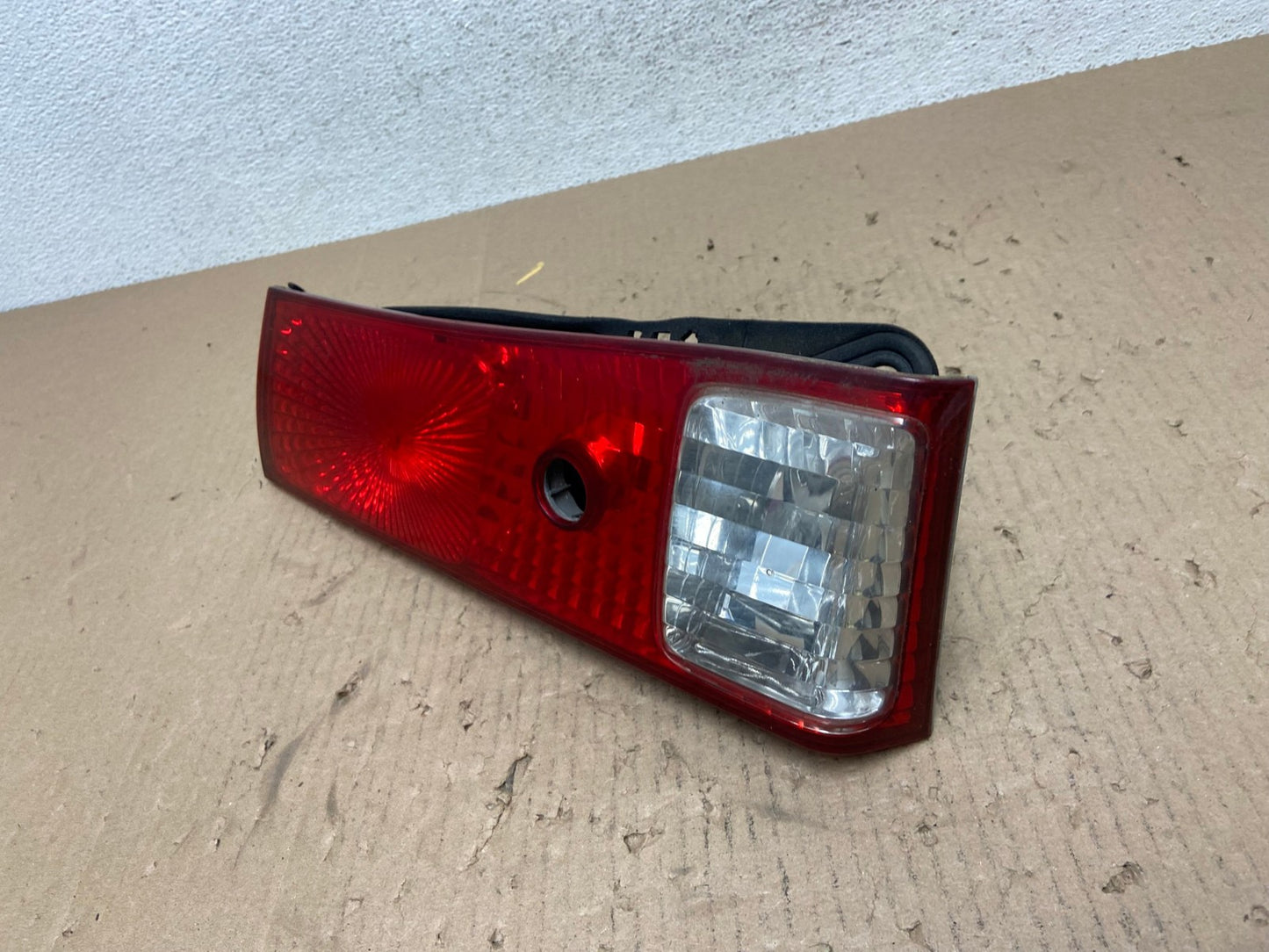 2000-2001 Toyota Camry Tail Light Right Passenger Rh Side Inner AE8851 LK1