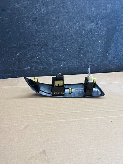2004 to 2010 Toyota Sienna Left Side Climate Switches Bezel Trim AG4972 DG3