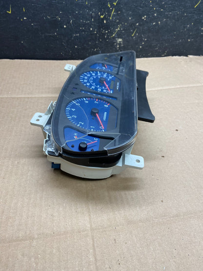 2001 2003 Toyota Sienna Speedometer Cluster Gauge Y2107 DG2