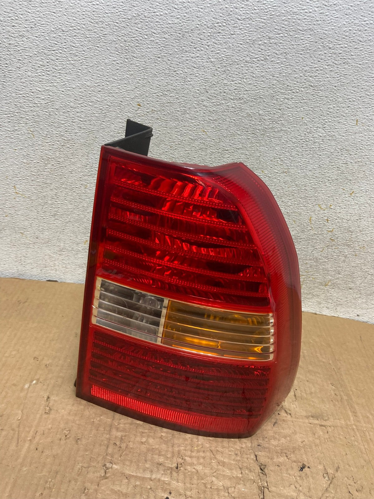 2005 to 2007 Kia Sportage Right Passenger Side RH Side Tail Light AI8302 LK0