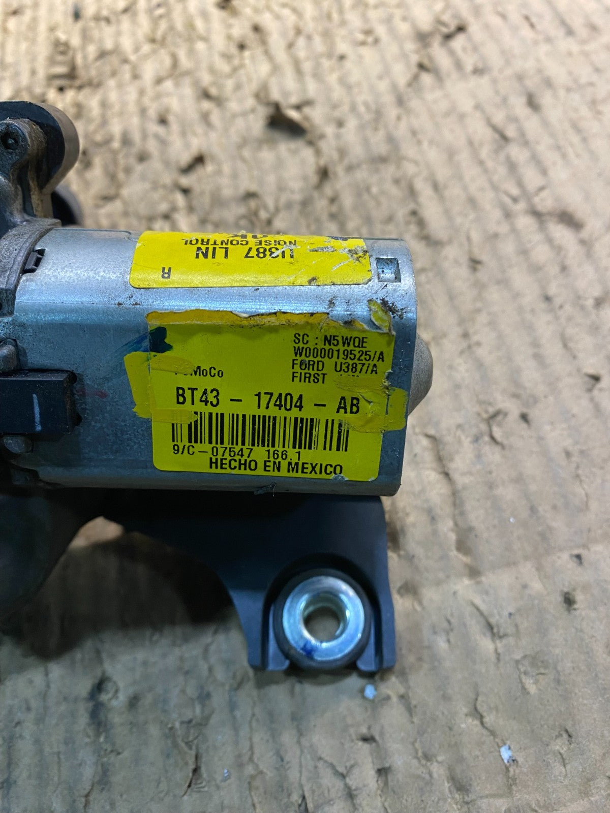 2011 to 2014 Ford Edge Licnoln MKX Rear Windshield Wiper Motor OEM y1438 DG6
