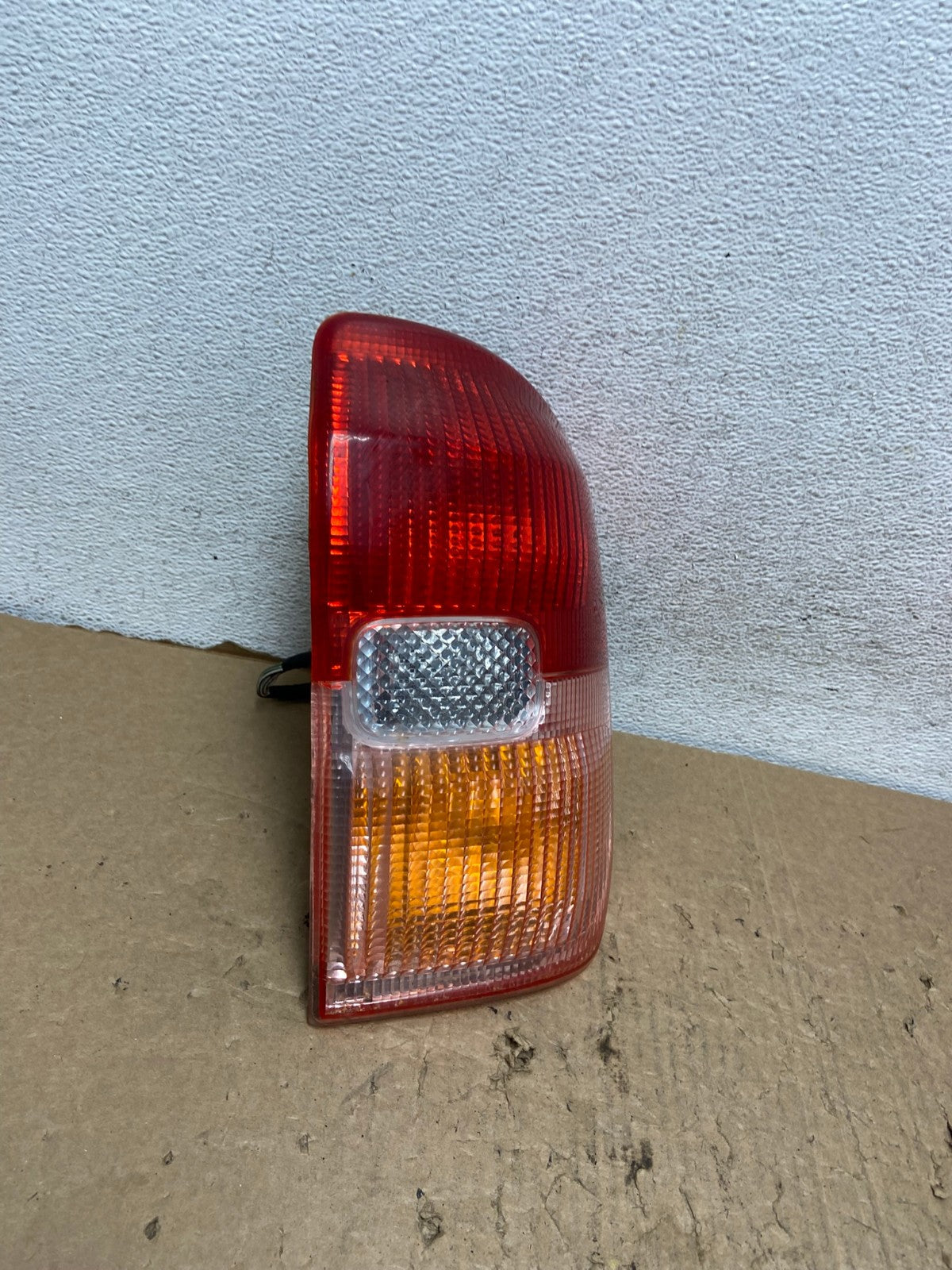 2001 2002 2003 Toyota Rav4 Right Passenger Rh Side Tail Light DEPO AF8300 LK2