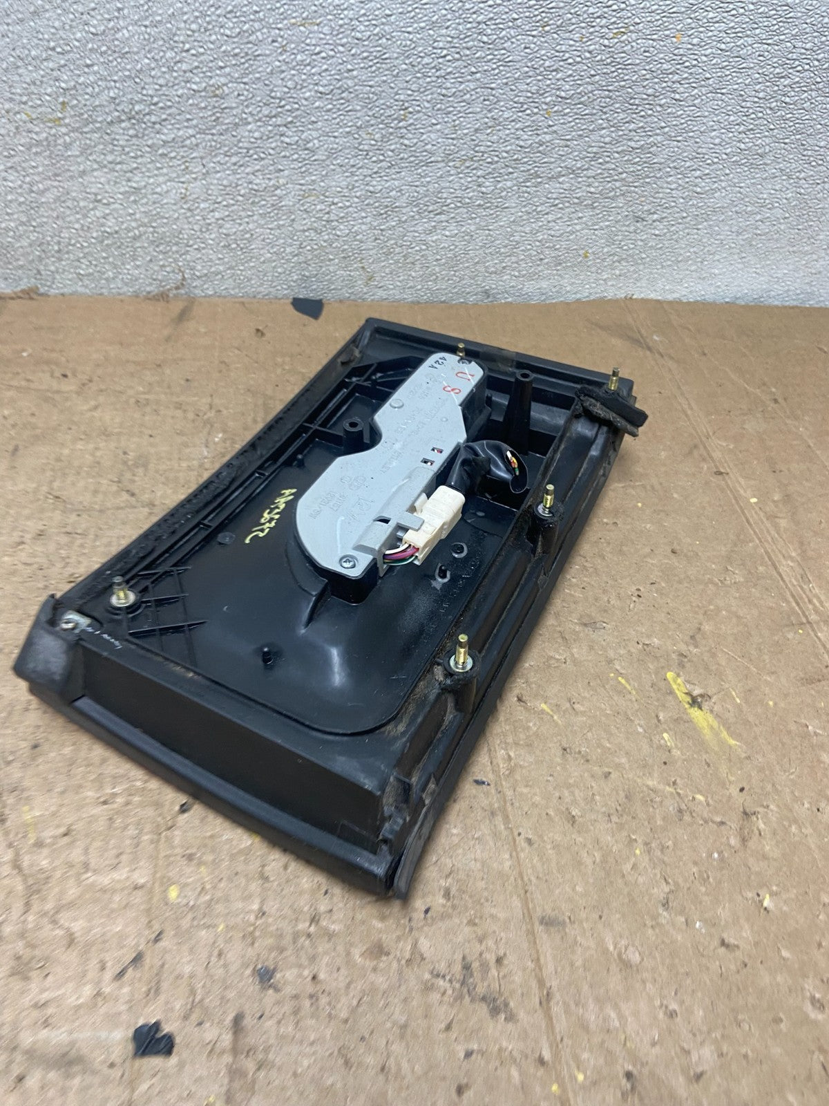 1990 - 1994 Lexus LS400 Left Driver Side Lh Tail Light OEM 81590-50010 AA36724
