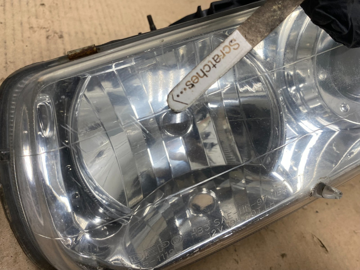 2000 to 2006 Chevrolet Tahoe LS LT Left+Right Set Side Headlights AH1095 PS3