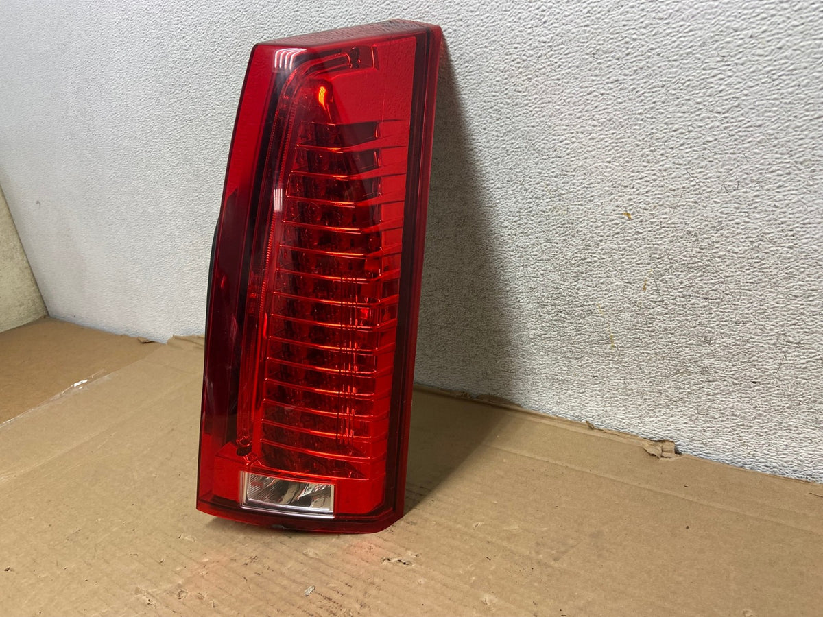 2008 to 2013 Cadillac CTS Right Passenger Side Led Side Tail light AG9208 LK1