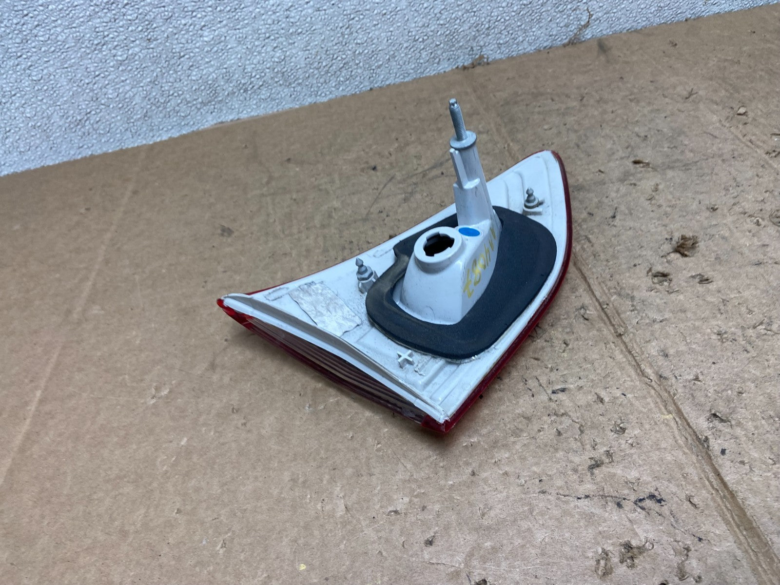 2013 to 2016 Ford Escape Right Passenger RH Side Inner Tail Light OEM AA4087 DW5