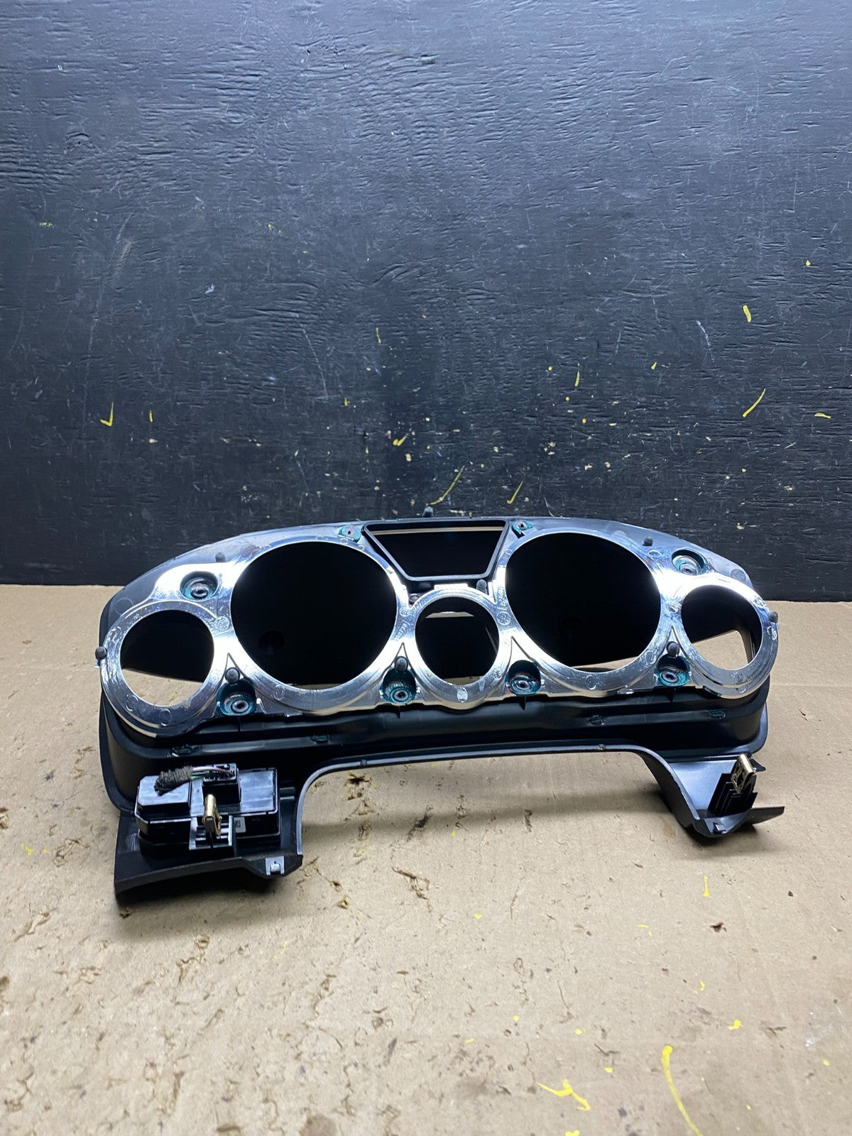 2013 to 2016 GMC Acadia Speedometer Dash Cluster Bezel 23190307 OEM u5464 DG5
