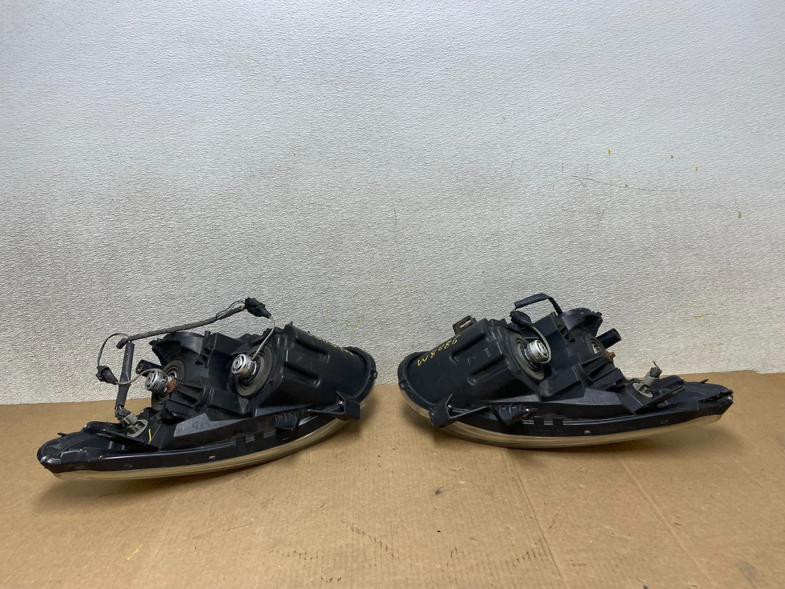 2009-2013 Nissan Rogue Left+Right Side Set Halogen Headlights W8486 DW18